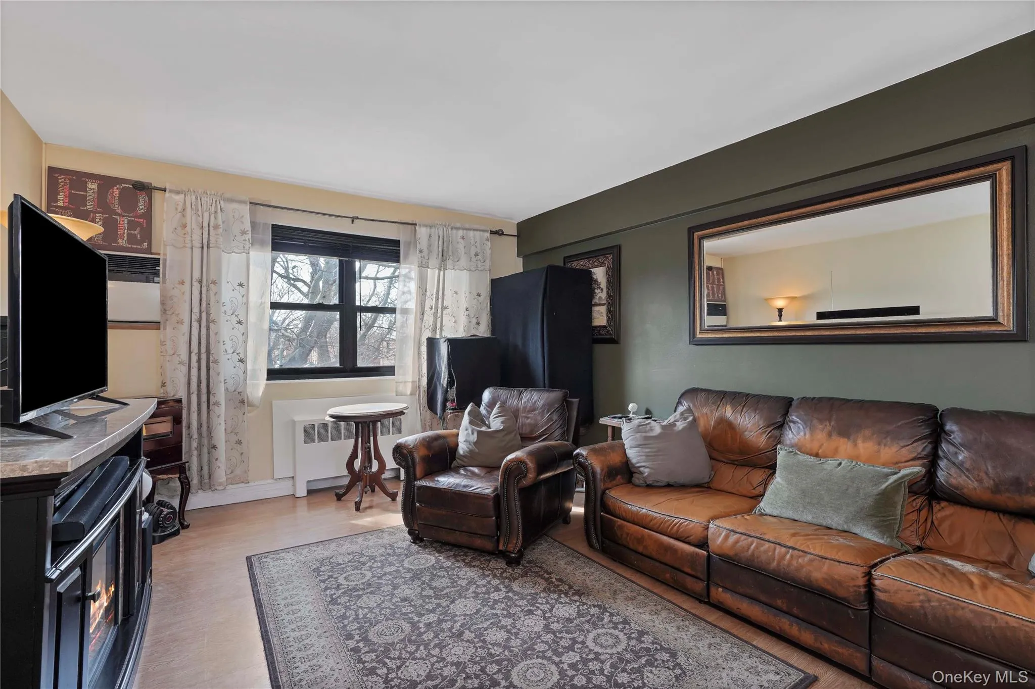 80-01 156th Avenue, New York, NY, 2 Bedrooms Bedrooms, 5 Rooms Rooms,1 BathroomBathrooms,Residential,For Rent,156th,0,978367 80-01 156th Avenue, New York, NY, 2 Bedrooms Bedrooms, 5 Rooms Rooms,1 BathroomBathrooms,Residential,For Rent,156th,0,978367
