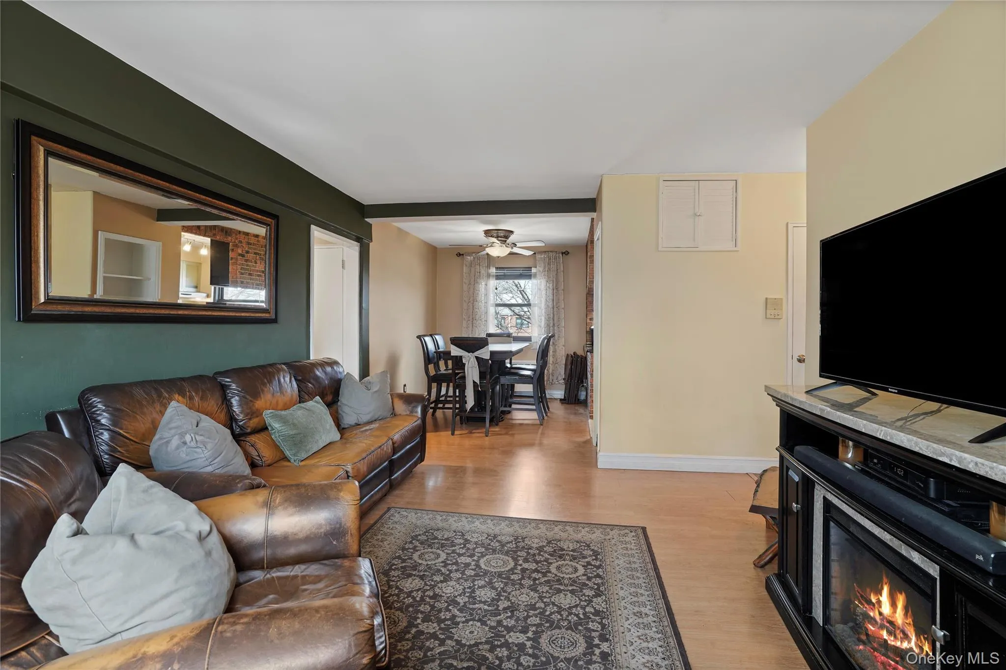 80-01 156th Avenue, New York, NY, 2 Bedrooms Bedrooms, 5 Rooms Rooms,1 BathroomBathrooms,Residential,For Rent,156th,0,978367 80-01 156th Avenue, New York, NY, 2 Bedrooms Bedrooms, 5 Rooms Rooms,1 BathroomBathrooms,Residential,For Rent,156th,0,978367