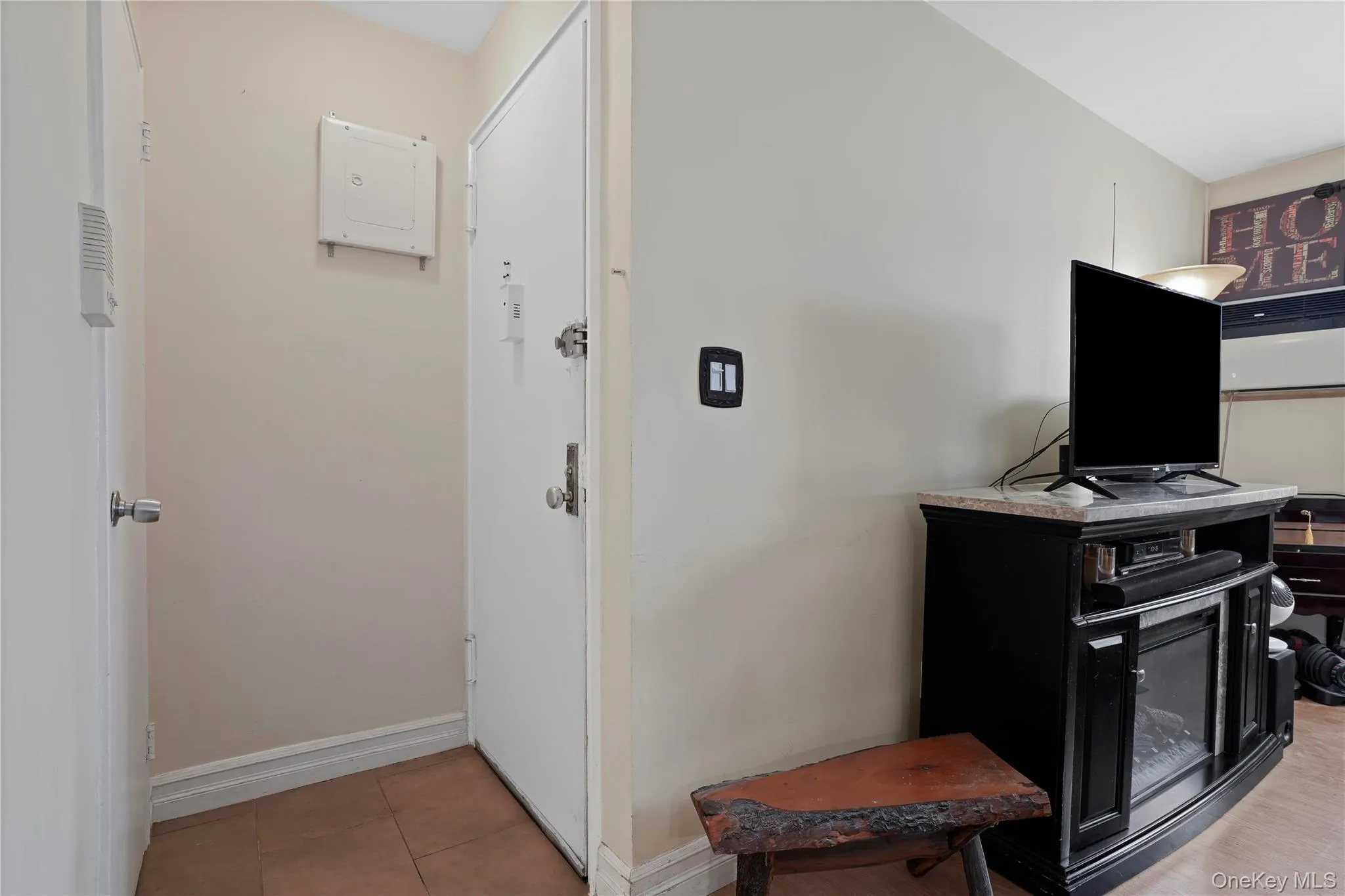 80-01 156th Avenue, New York, NY, 2 Bedrooms Bedrooms, 5 Rooms Rooms,1 BathroomBathrooms,Residential,For Rent,156th,0,978367 80-01 156th Avenue, New York, NY, 2 Bedrooms Bedrooms, 5 Rooms Rooms,1 BathroomBathrooms,Residential,For Rent,156th,0,978367