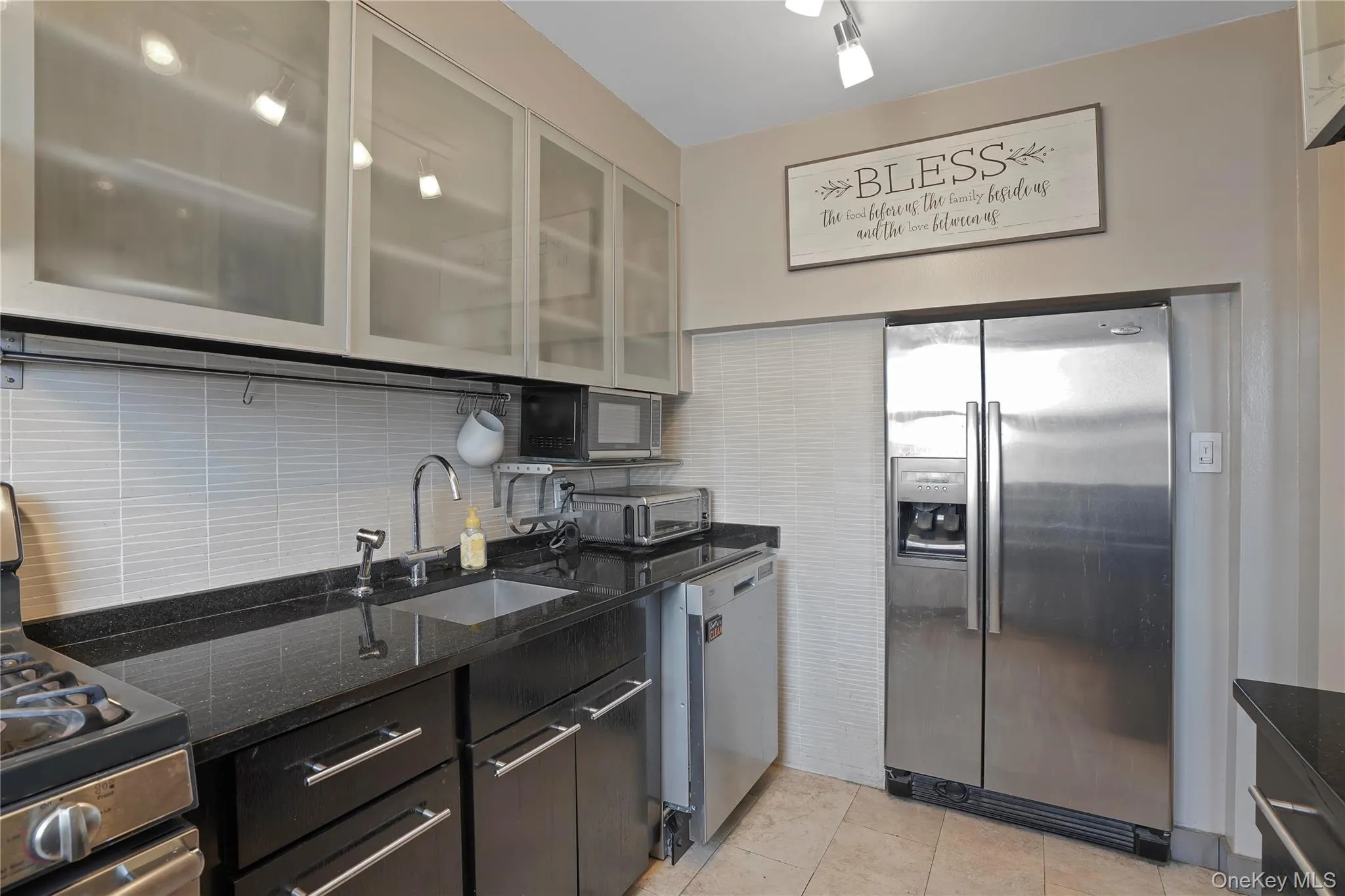 80-01 156th Avenue, New York, NY, 2 Bedrooms Bedrooms, 5 Rooms Rooms,1 BathroomBathrooms,Residential,For Rent,156th,0,978367 80-01 156th Avenue, New York, NY, 2 Bedrooms Bedrooms, 5 Rooms Rooms,1 BathroomBathrooms,Residential,For Rent,156th,0,978367