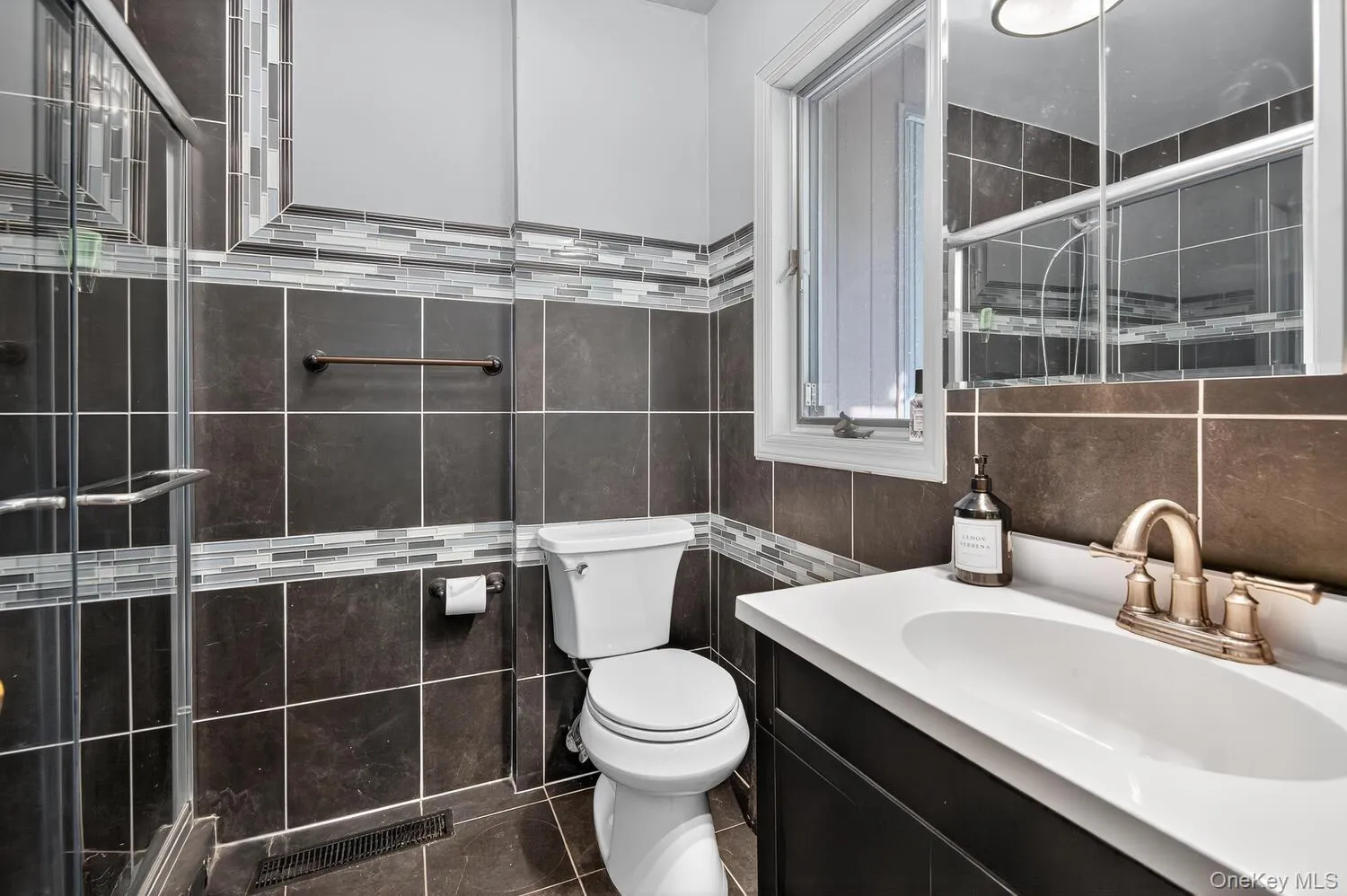 9 Applegreen Drive, North Hempstead, NY, 5 Bedrooms Bedrooms, 20 Rooms Rooms,7 BathroomsBathrooms,Residential,For Rent,Applegreen,0,KEY978369 9 Applegreen Drive, North Hempstead, NY, 5 Bedrooms Bedrooms, 20 Rooms Rooms,7 BathroomsBathrooms,Residential,For Rent,Applegreen,0,KEY978369