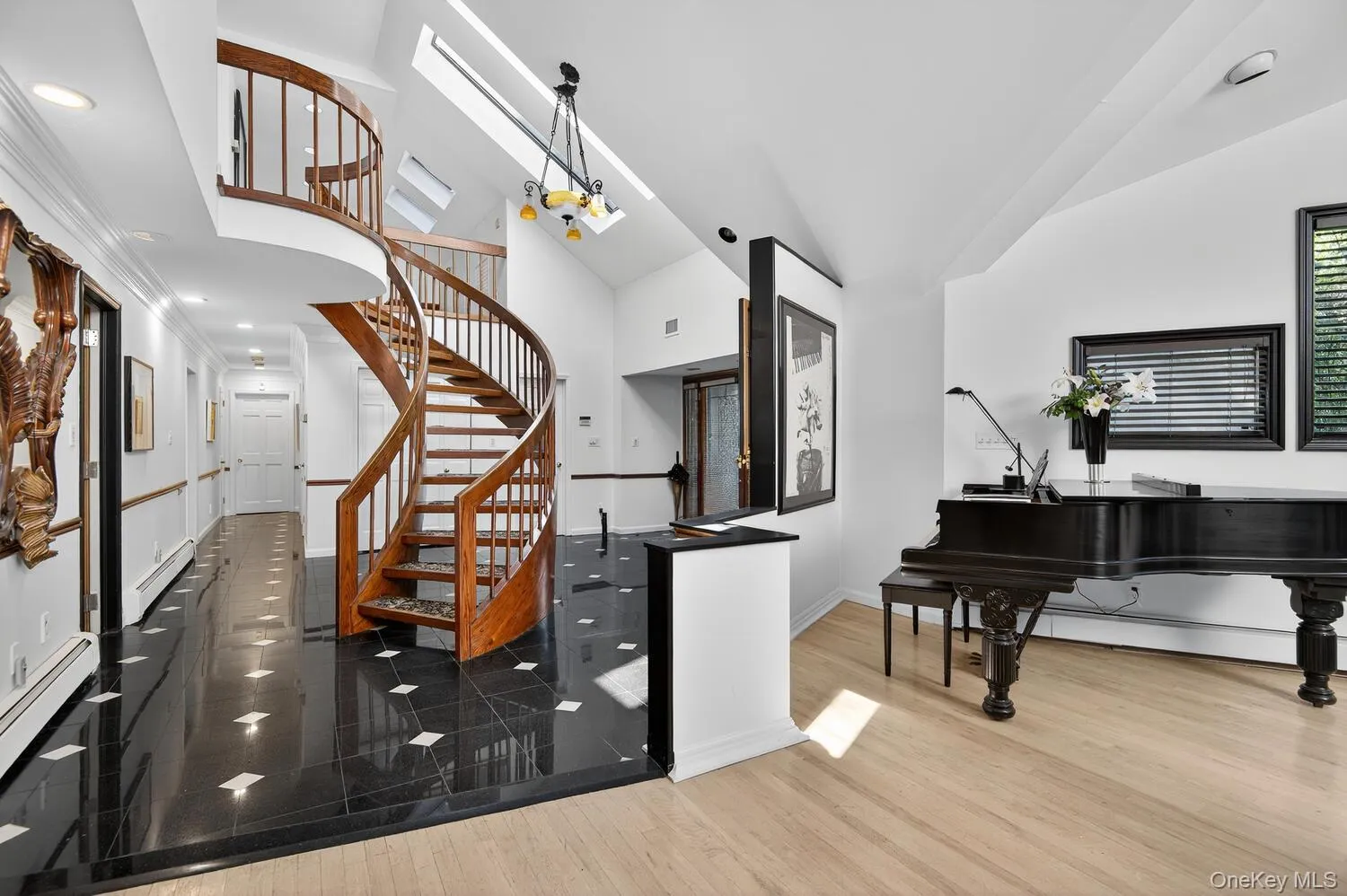 9 Applegreen Drive, North Hempstead, NY, 5 Bedrooms Bedrooms, 20 Rooms Rooms,7 BathroomsBathrooms,Residential,For Rent,Applegreen,0,KEY978369 9 Applegreen Drive, North Hempstead, NY, 5 Bedrooms Bedrooms, 20 Rooms Rooms,7 BathroomsBathrooms,Residential,For Rent,Applegreen,0,KEY978369