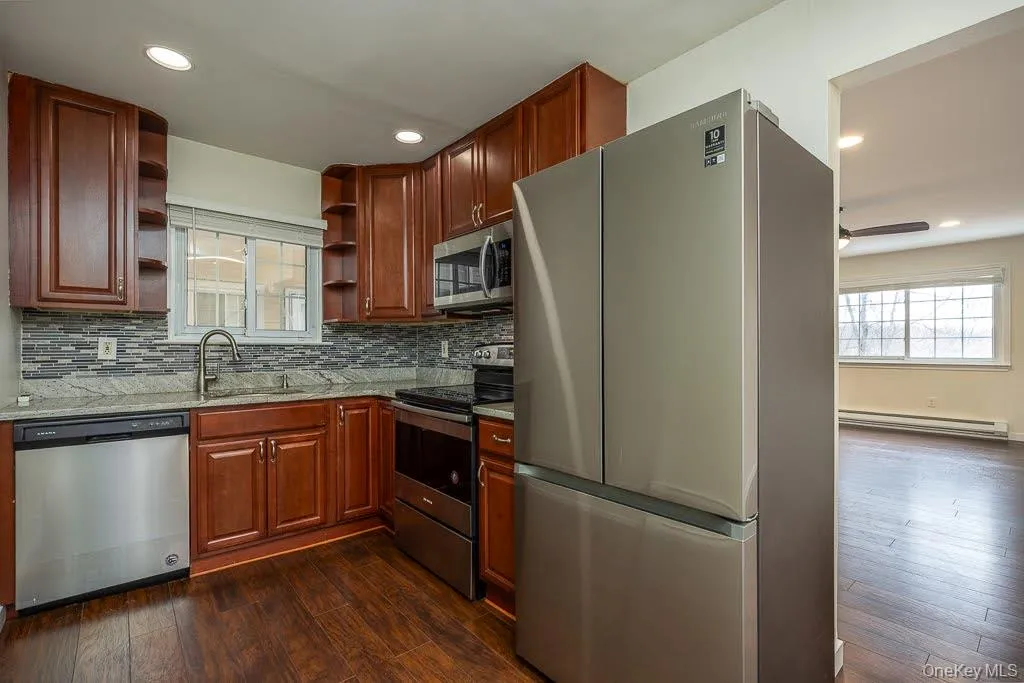 529 Fox Run Lane, Carmel, NY, 1 Bedroom Bedrooms, 4 Rooms Rooms,1 BathroomBathrooms,Residential Lease,For Rent,Fox Run,0,978373 529 Fox Run Lane, Carmel, NY, 1 Bedroom Bedrooms, 4 Rooms Rooms,1 BathroomBathrooms,Residential Lease,For Rent,Fox Run,0,978373