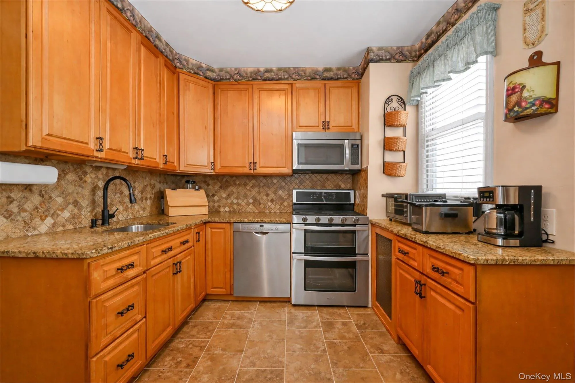 78-33 64th Street, New York, NY, 3 Bedrooms Bedrooms, 9 Rooms Rooms,1 BathroomBathrooms,Residential,For Rent,64th,0,978374 78-33 64th Street, New York, NY, 3 Bedrooms Bedrooms, 9 Rooms Rooms,1 BathroomBathrooms,Residential,For Rent,64th,0,978374