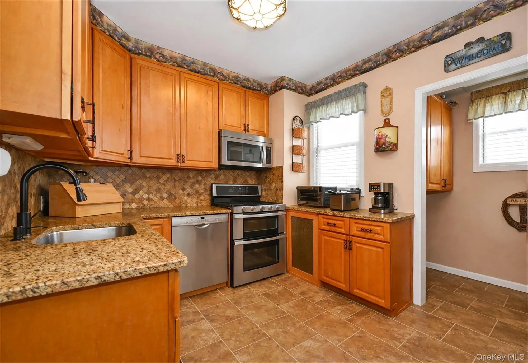 78-33 64th Street, New York, NY, 3 Bedrooms Bedrooms, 9 Rooms Rooms,1 BathroomBathrooms,Residential,For Rent,64th,0,978374 78-33 64th Street, New York, NY, 3 Bedrooms Bedrooms, 9 Rooms Rooms,1 BathroomBathrooms,Residential,For Rent,64th,0,978374