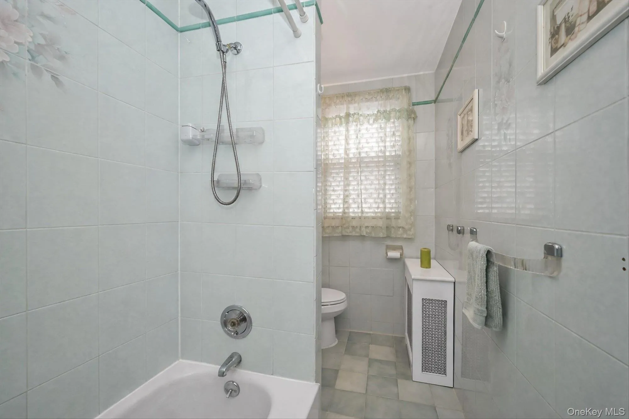 78-33 64th Street, New York, NY, 3 Bedrooms Bedrooms, 9 Rooms Rooms,1 BathroomBathrooms,Residential,For Rent,64th,0,978374 78-33 64th Street, New York, NY, 3 Bedrooms Bedrooms, 9 Rooms Rooms,1 BathroomBathrooms,Residential,For Rent,64th,0,978374