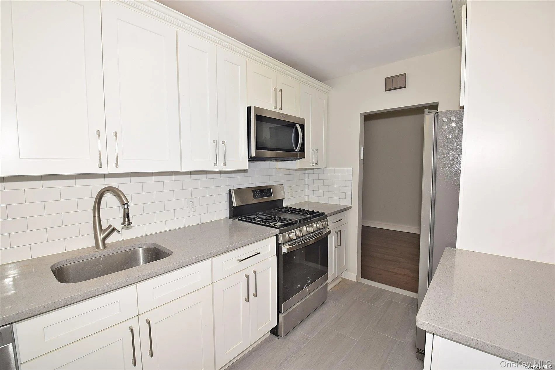 75-03 197th Street, New York, NY, 3 Bedrooms Bedrooms, 6 Rooms Rooms,2 BathroomsBathrooms,Residential Lease,For Rent,197th,0,978378 75-03 197th Street, New York, NY, 3 Bedrooms Bedrooms, 6 Rooms Rooms,2 BathroomsBathrooms,Residential Lease,For Rent,197th,0,978378