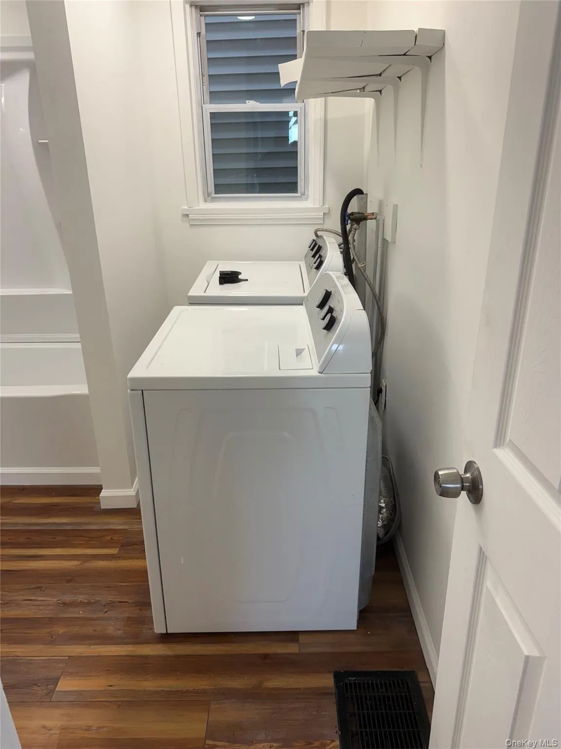 36 King Street, Port Jervis, NY, 2 Bedrooms Bedrooms, 5 Rooms Rooms,1 BathroomBathrooms,Residential Lease,For Rent,King,0,978381 36 King Street, Port Jervis, NY, 2 Bedrooms Bedrooms, 5 Rooms Rooms,1 BathroomBathrooms,Residential Lease,For Rent,King,0,978381
