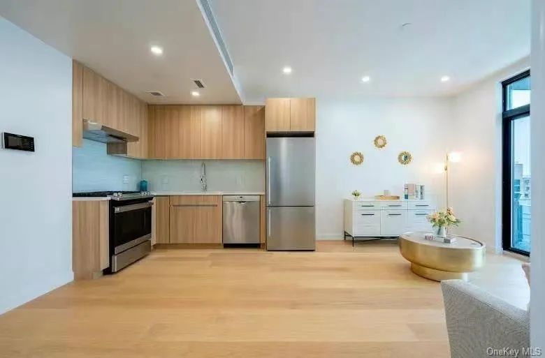 134-16 35th Avenue, New York, NY, 2 Bedrooms Bedrooms, 4 Rooms Rooms,2 BathroomsBathrooms,Residential Lease,For Rent,35th,0,978386 134-16 35th Avenue, New York, NY, 2 Bedrooms Bedrooms, 4 Rooms Rooms,2 BathroomsBathrooms,Residential Lease,For Rent,35th,0,978386