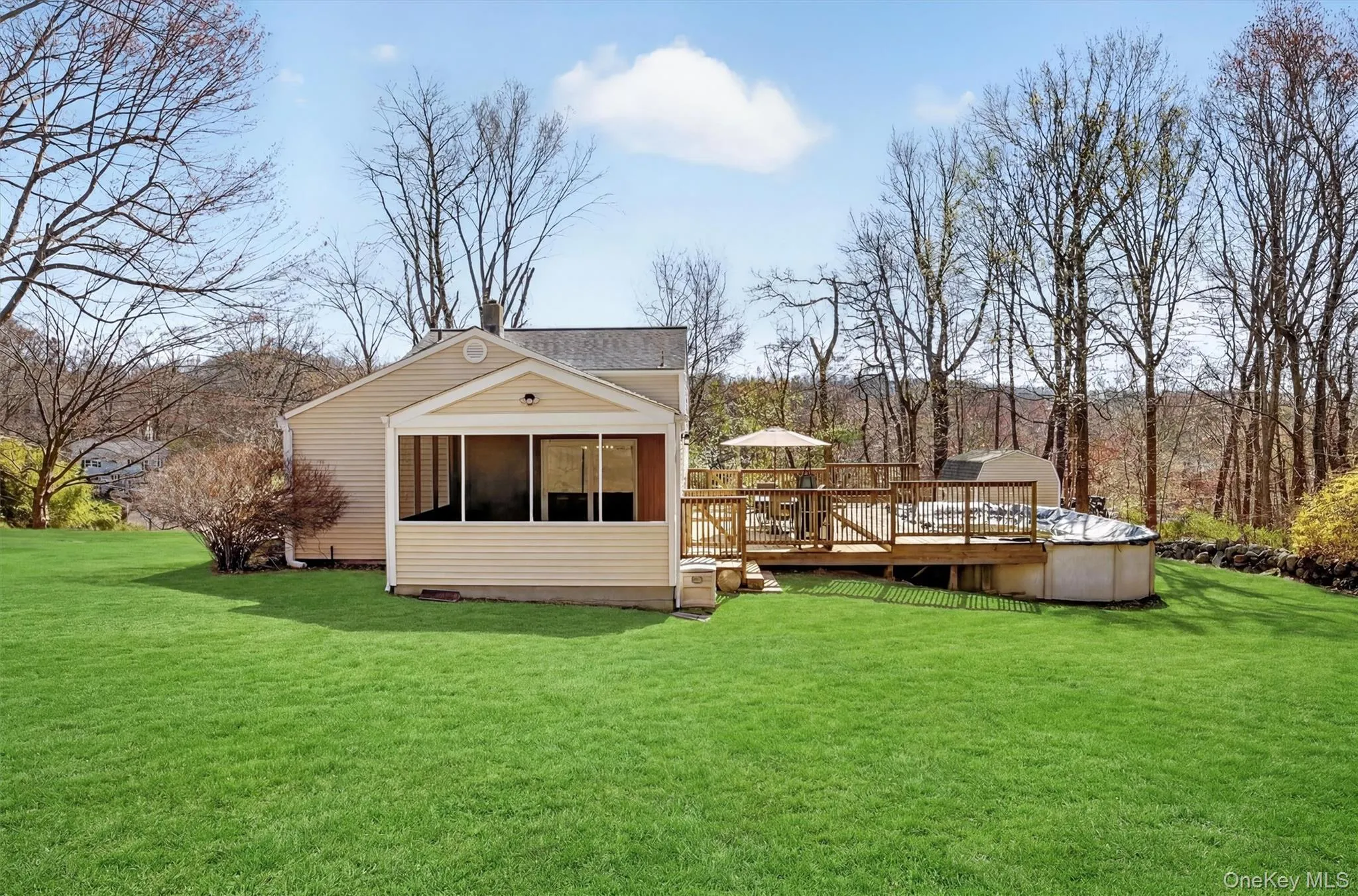 As you can see, the sunroom is very generous As you can see, the sunroom is very generous