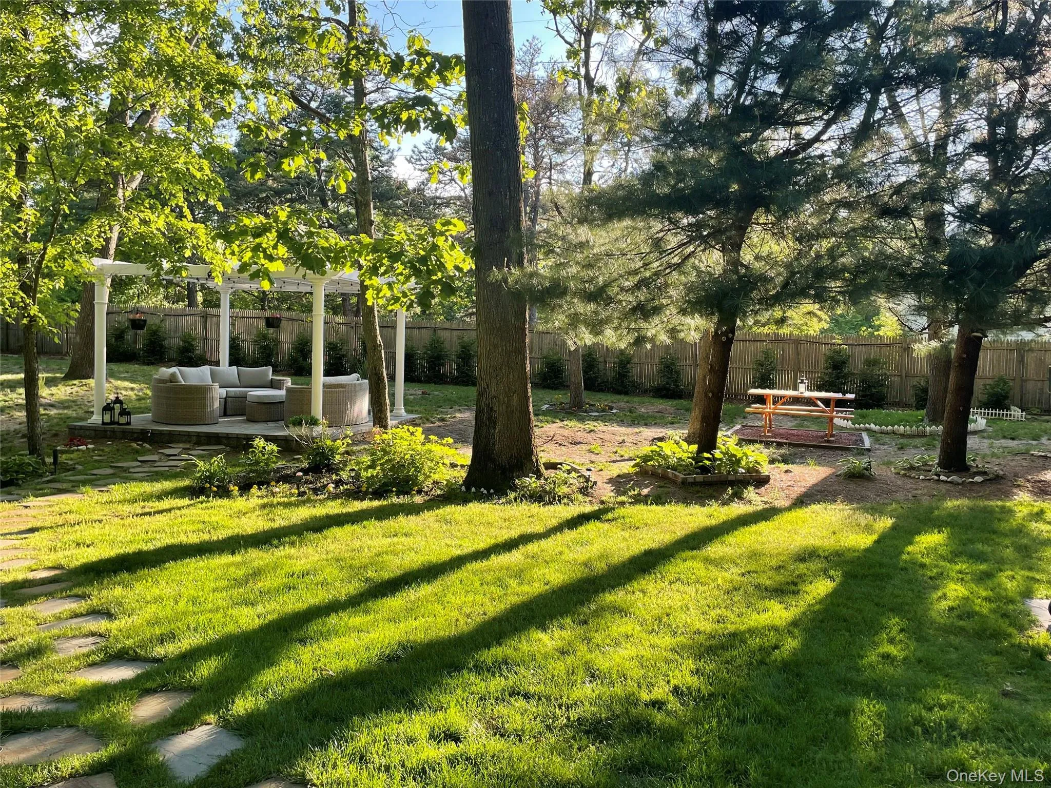 6 Kara Court, Brookhaven, NY, 5 Bedrooms Bedrooms, 10 Rooms Rooms,3 BathroomsBathrooms,Residential Lease,For Rent,Kara,0,978398 6 Kara Court, Brookhaven, NY, 5 Bedrooms Bedrooms, 10 Rooms Rooms,3 BathroomsBathrooms,Residential Lease,For Rent,Kara,0,978398