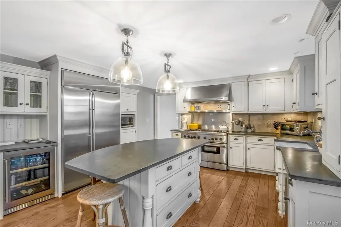 619 Broadway, Clarkstown, NY, 5 Bedrooms Bedrooms, 11 Rooms Rooms,4 BathroomsBathrooms,Residential Lease,For Rent,Broadway,0,978404 619 Broadway, Clarkstown, NY, 5 Bedrooms Bedrooms, 11 Rooms Rooms,4 BathroomsBathrooms,Residential Lease,For Rent,Broadway,0,978404