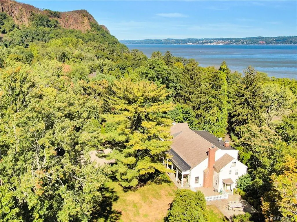 619 Broadway, Clarkstown, NY, 5 Bedrooms Bedrooms, 11 Rooms Rooms,4 BathroomsBathrooms,Residential Lease,For Rent,Broadway,0,978404 619 Broadway, Clarkstown, NY, 5 Bedrooms Bedrooms, 11 Rooms Rooms,4 BathroomsBathrooms,Residential Lease,For Rent,Broadway,0,978404