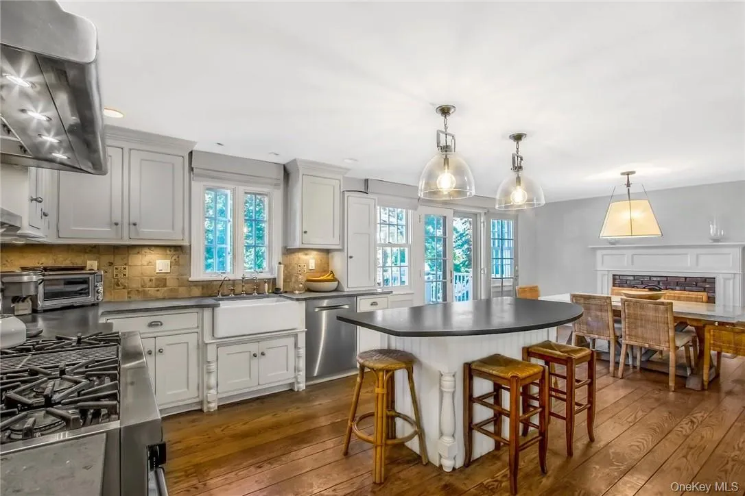 619 Broadway, Clarkstown, NY, 5 Bedrooms Bedrooms, 11 Rooms Rooms,4 BathroomsBathrooms,Residential Lease,For Rent,Broadway,0,978404 619 Broadway, Clarkstown, NY, 5 Bedrooms Bedrooms, 11 Rooms Rooms,4 BathroomsBathrooms,Residential Lease,For Rent,Broadway,0,978404