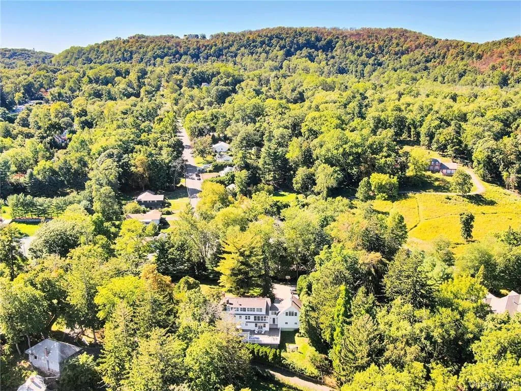 619 Broadway, Clarkstown, NY, 5 Bedrooms Bedrooms, 11 Rooms Rooms,4 BathroomsBathrooms,Residential Lease,For Rent,Broadway,0,978404 619 Broadway, Clarkstown, NY, 5 Bedrooms Bedrooms, 11 Rooms Rooms,4 BathroomsBathrooms,Residential Lease,For Rent,Broadway,0,978404