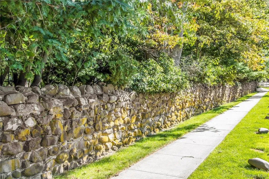 619 Broadway, Clarkstown, NY, 5 Bedrooms Bedrooms, 11 Rooms Rooms,4 BathroomsBathrooms,Residential Lease,For Rent,Broadway,0,978404 619 Broadway, Clarkstown, NY, 5 Bedrooms Bedrooms, 11 Rooms Rooms,4 BathroomsBathrooms,Residential Lease,For Rent,Broadway,0,978404