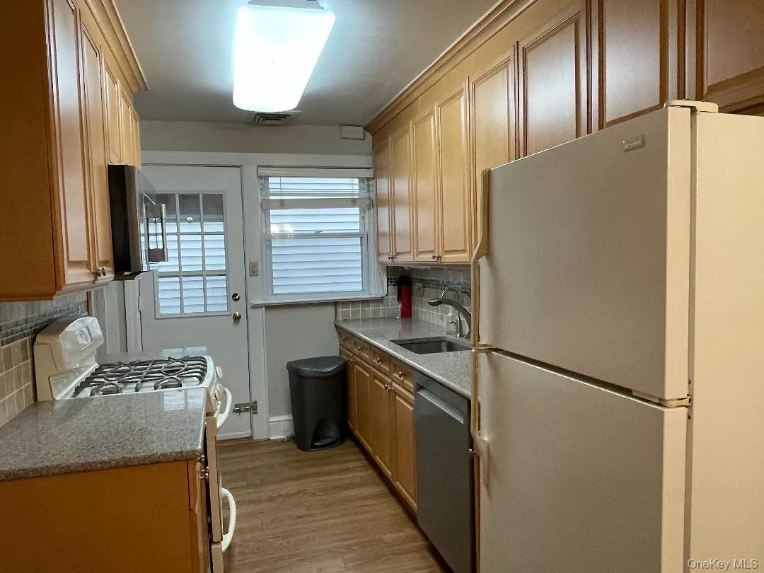 46 Illinois Avenue, Long Beach, NY, 5 Bedrooms Bedrooms, 8 Rooms Rooms,2 BathroomsBathrooms,Residential Lease,For Rent,Illinois,0,978416 46 Illinois Avenue, Long Beach, NY, 5 Bedrooms Bedrooms, 8 Rooms Rooms,2 BathroomsBathrooms,Residential Lease,For Rent,Illinois,0,978416