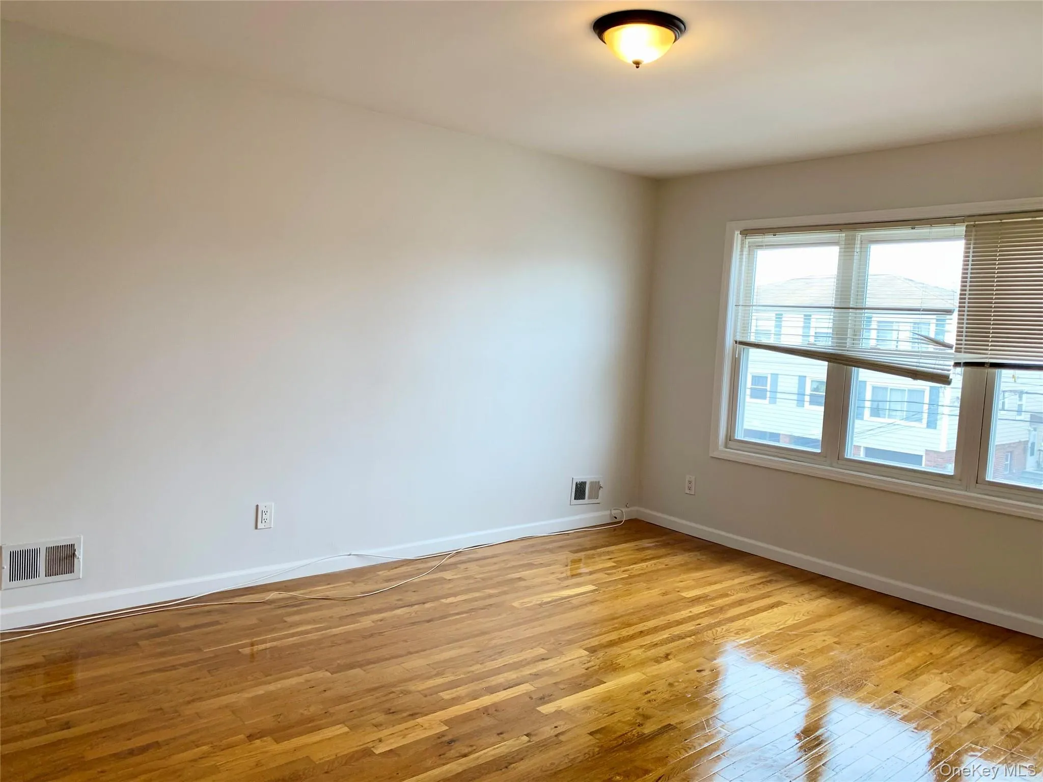 1547 209th Street, New York, NY, 3 Bedrooms Bedrooms, 7 Rooms Rooms,2 BathroomsBathrooms,Residential Lease,For Rent,209th,0,978420 1547 209th Street, New York, NY, 3 Bedrooms Bedrooms, 7 Rooms Rooms,2 BathroomsBathrooms,Residential Lease,For Rent,209th,0,978420