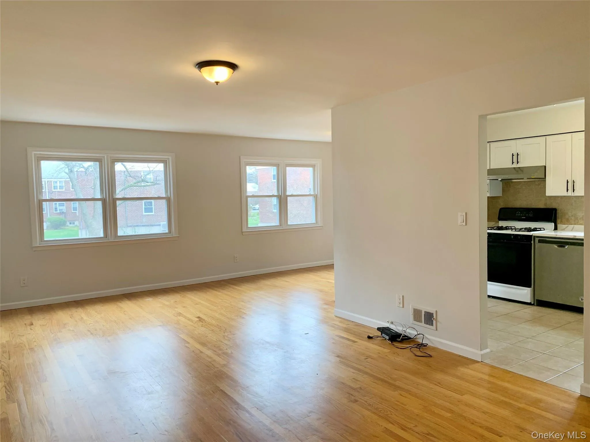 1547 209th Street, New York, NY, 3 Bedrooms Bedrooms, 7 Rooms Rooms,2 BathroomsBathrooms,Residential Lease,For Rent,209th,0,978420 1547 209th Street, New York, NY, 3 Bedrooms Bedrooms, 7 Rooms Rooms,2 BathroomsBathrooms,Residential Lease,For Rent,209th,0,978420