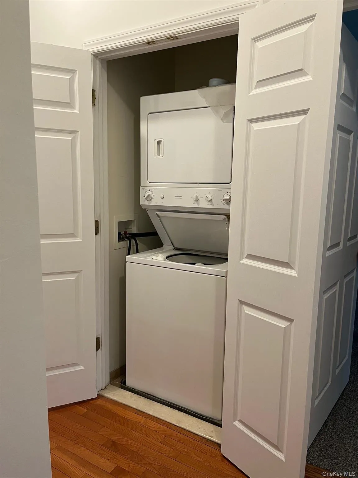 45 Autumn Drive, Oyster Bay, NY, 2 Bedrooms Bedrooms, 4 Rooms Rooms,2 BathroomsBathrooms,Residential Lease,For Rent,Autumn,0,978437 45 Autumn Drive, Oyster Bay, NY, 2 Bedrooms Bedrooms, 4 Rooms Rooms,2 BathroomsBathrooms,Residential Lease,For Rent,Autumn,0,978437