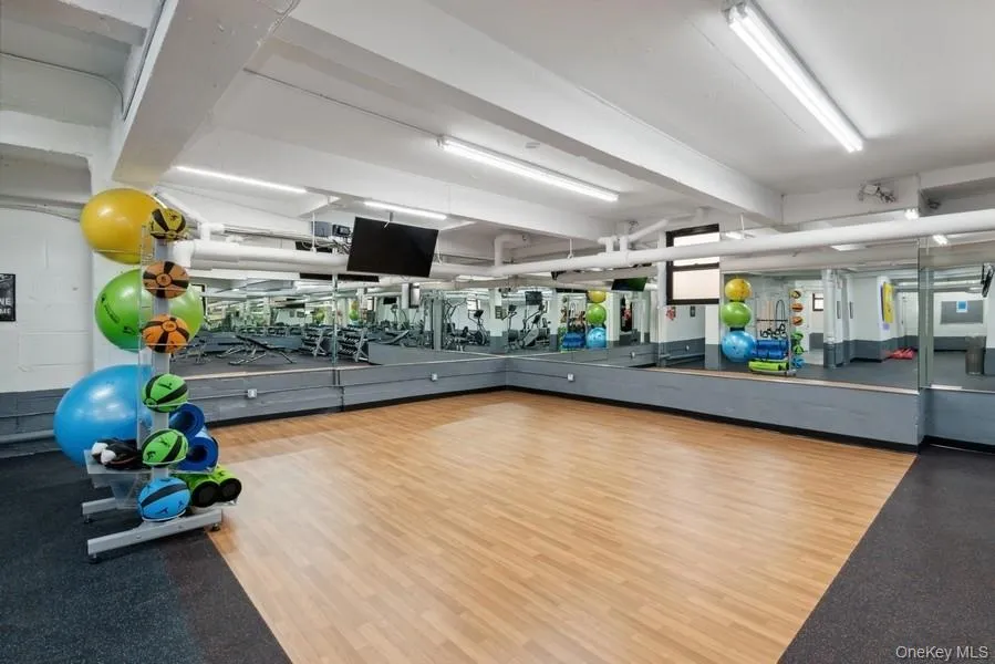 33-24 91st Street, New York, NY, 2 Bedrooms Bedrooms, 5 Rooms Rooms,1 BathroomBathrooms,Residential,For Rent,91st,0,978444 33-24 91st Street, New York, NY, 2 Bedrooms Bedrooms, 5 Rooms Rooms,1 BathroomBathrooms,Residential,For Rent,91st,0,978444