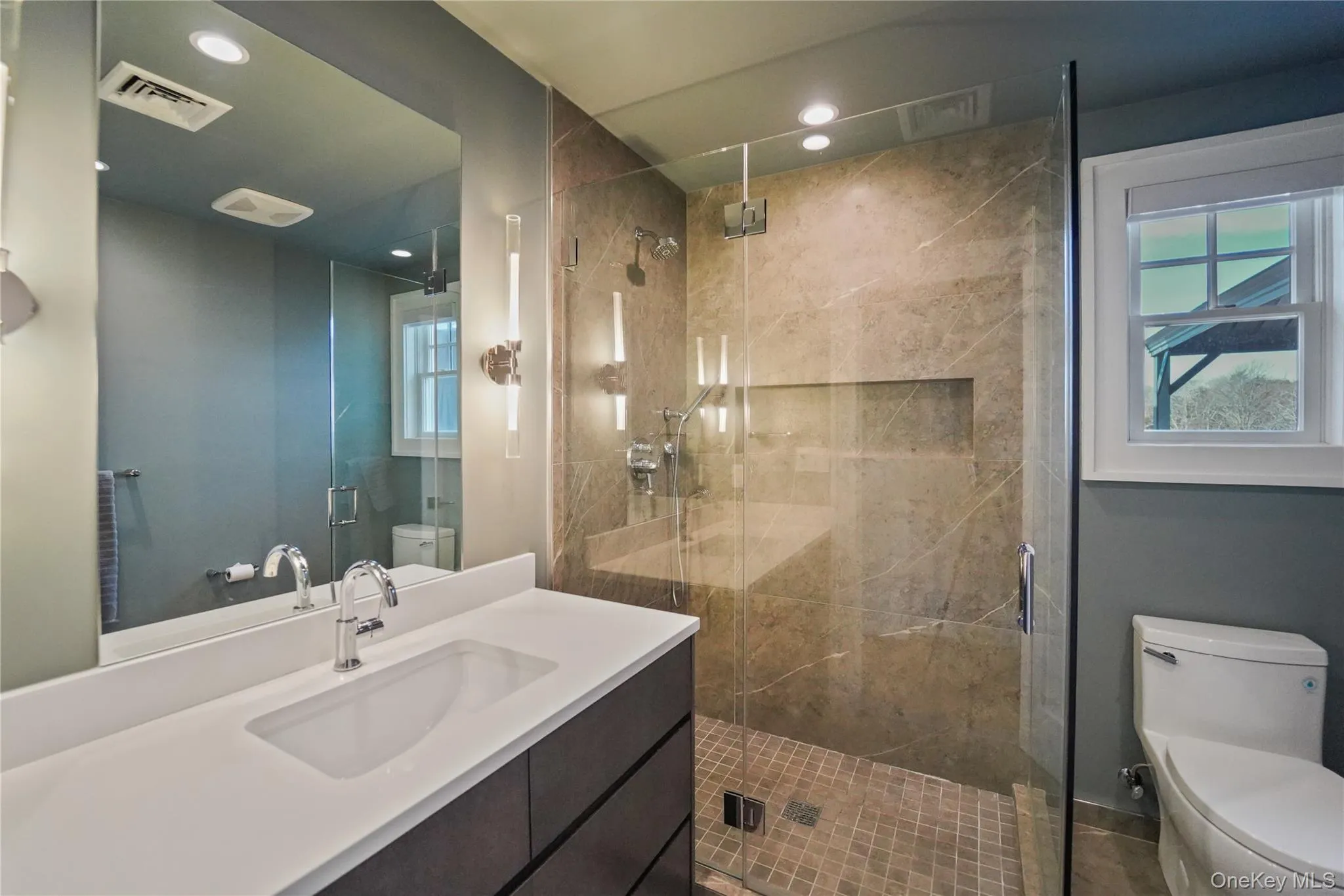 Primary ensuite bathroom