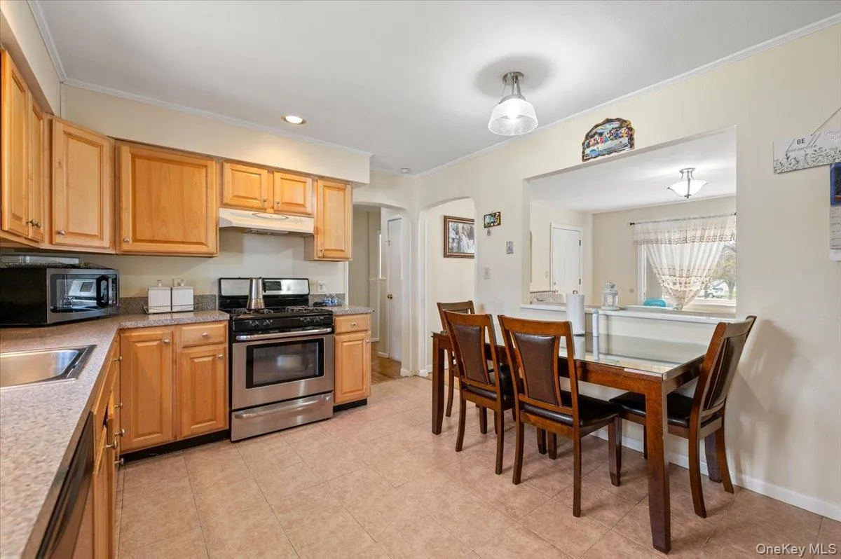 316 3rd Street, Babylon, NY, 3 Bedrooms Bedrooms, 8 Rooms Rooms,2 BathroomsBathrooms,Residential Lease,For Rent,3rd,0,978468 316 3rd Street, Babylon, NY, 3 Bedrooms Bedrooms, 8 Rooms Rooms,2 BathroomsBathrooms,Residential Lease,For Rent,3rd,0,978468