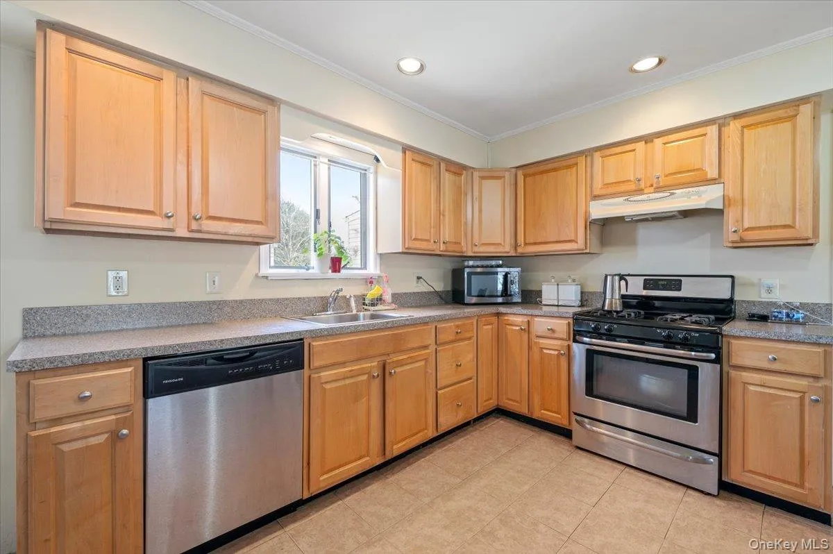 316 3rd Street, Babylon, NY, 3 Bedrooms Bedrooms, 8 Rooms Rooms,2 BathroomsBathrooms,Residential Lease,For Rent,3rd,0,978468 316 3rd Street, Babylon, NY, 3 Bedrooms Bedrooms, 8 Rooms Rooms,2 BathroomsBathrooms,Residential Lease,For Rent,3rd,0,978468