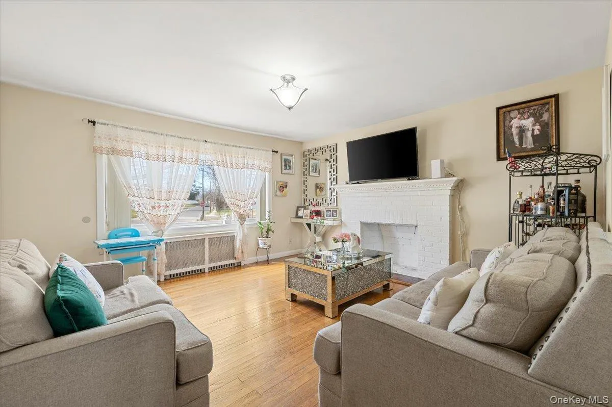 316 3rd Street, Babylon, NY, 3 Bedrooms Bedrooms, 8 Rooms Rooms,2 BathroomsBathrooms,Residential Lease,For Rent,3rd,0,978468 316 3rd Street, Babylon, NY, 3 Bedrooms Bedrooms, 8 Rooms Rooms,2 BathroomsBathrooms,Residential Lease,For Rent,3rd,0,978468