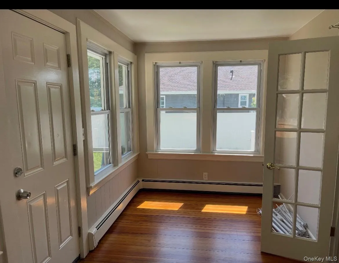 75A Muncy Avenue, West Babylon, NY, 3 Bedrooms Bedrooms, 8 Rooms Rooms,1 BathroomBathrooms,Residential Lease,For Rent,Muncy,0,978475 75A Muncy Avenue, West Babylon, NY, 3 Bedrooms Bedrooms, 8 Rooms Rooms,1 BathroomBathrooms,Residential Lease,For Rent,Muncy,0,978475