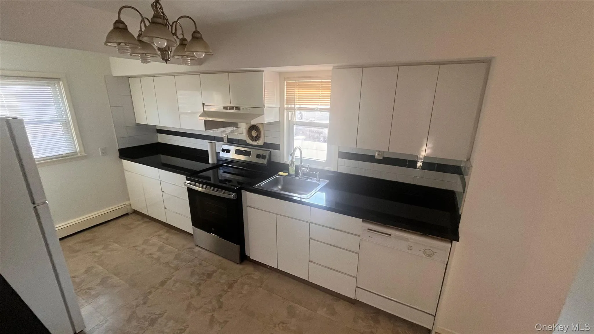 75A Muncy Avenue, West Babylon, NY, 3 Bedrooms Bedrooms, 8 Rooms Rooms,1 BathroomBathrooms,Residential Lease,For Rent,Muncy,0,978475 75A Muncy Avenue, West Babylon, NY, 3 Bedrooms Bedrooms, 8 Rooms Rooms,1 BathroomBathrooms,Residential Lease,For Rent,Muncy,0,978475
