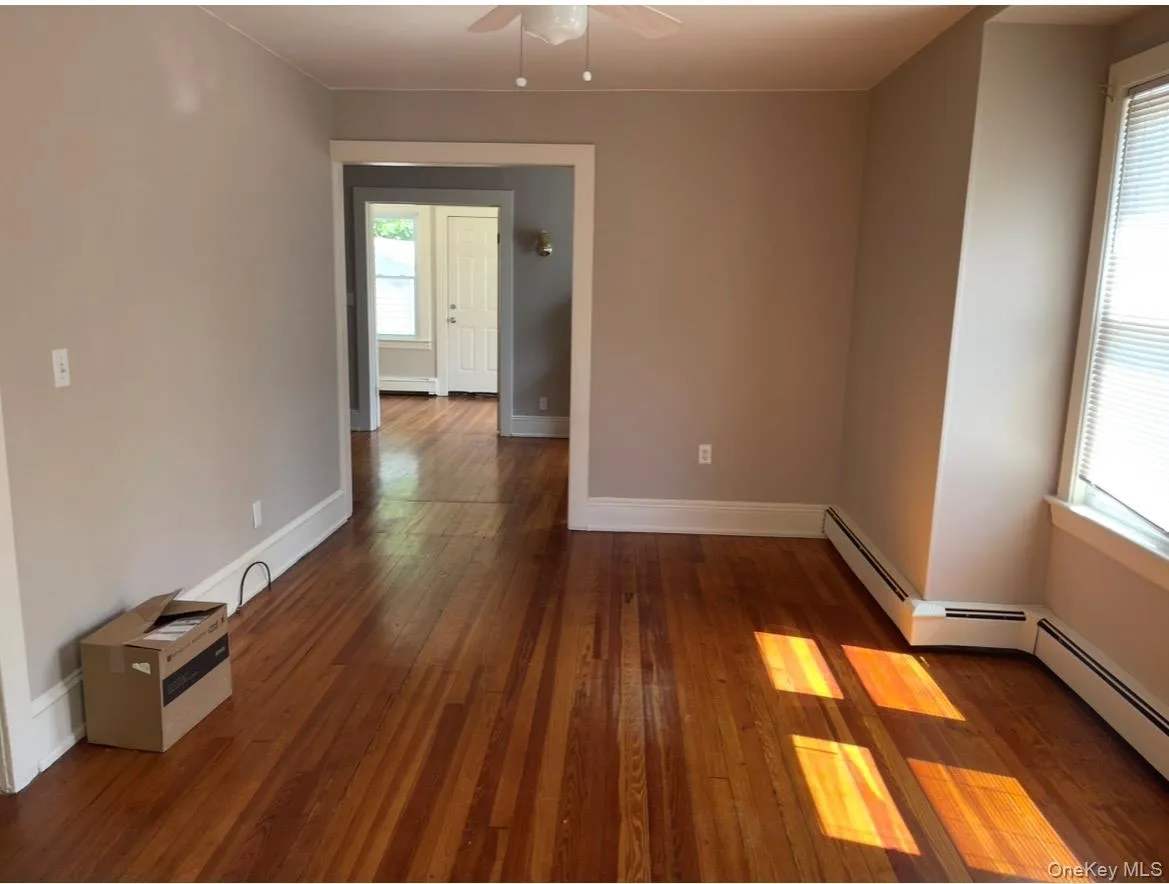 75A Muncy Avenue, West Babylon, NY, 3 Bedrooms Bedrooms, 8 Rooms Rooms,1 BathroomBathrooms,Residential Lease,For Rent,Muncy,0,978475 75A Muncy Avenue, West Babylon, NY, 3 Bedrooms Bedrooms, 8 Rooms Rooms,1 BathroomBathrooms,Residential Lease,For Rent,Muncy,0,978475