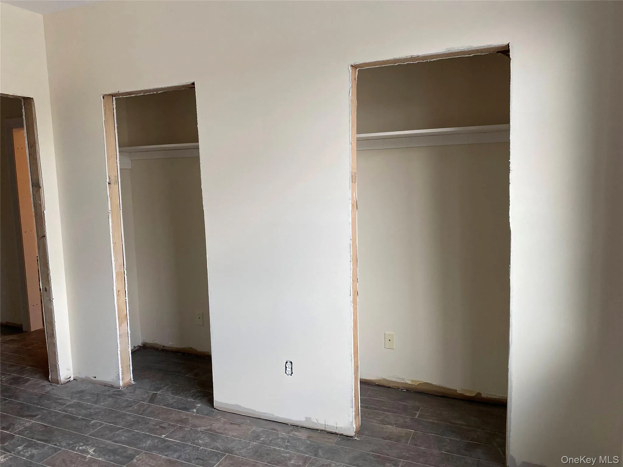 21 Cedar Swamp Road, Oyster Bay, NY, 2 Bedrooms Bedrooms, 3 Rooms Rooms,1 BathroomBathrooms,Residential Lease,For Rent,Cedar Swamp,0,978477 21 Cedar Swamp Road, Oyster Bay, NY, 2 Bedrooms Bedrooms, 3 Rooms Rooms,1 BathroomBathrooms,Residential Lease,For Rent,Cedar Swamp,0,978477