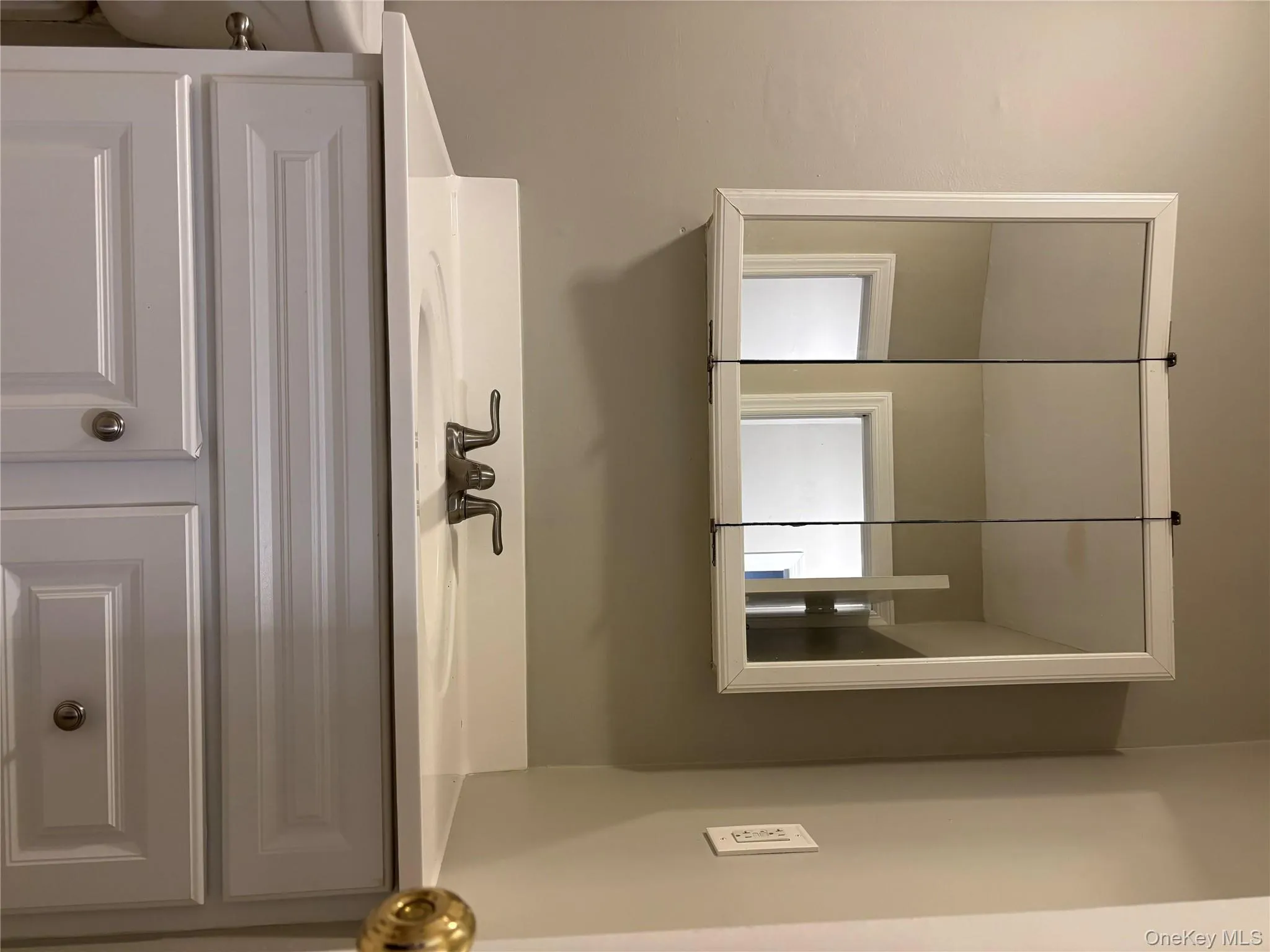 158 Horse Shoe, Oyster Bay, NY, 1 Bedroom Bedrooms, 2 Rooms Rooms,1 BathroomBathrooms,Residential Lease,For Rent,Horse Shoe,0,978478 158 Horse Shoe, Oyster Bay, NY, 1 Bedroom Bedrooms, 2 Rooms Rooms,1 BathroomBathrooms,Residential Lease,For Rent,Horse Shoe,0,978478