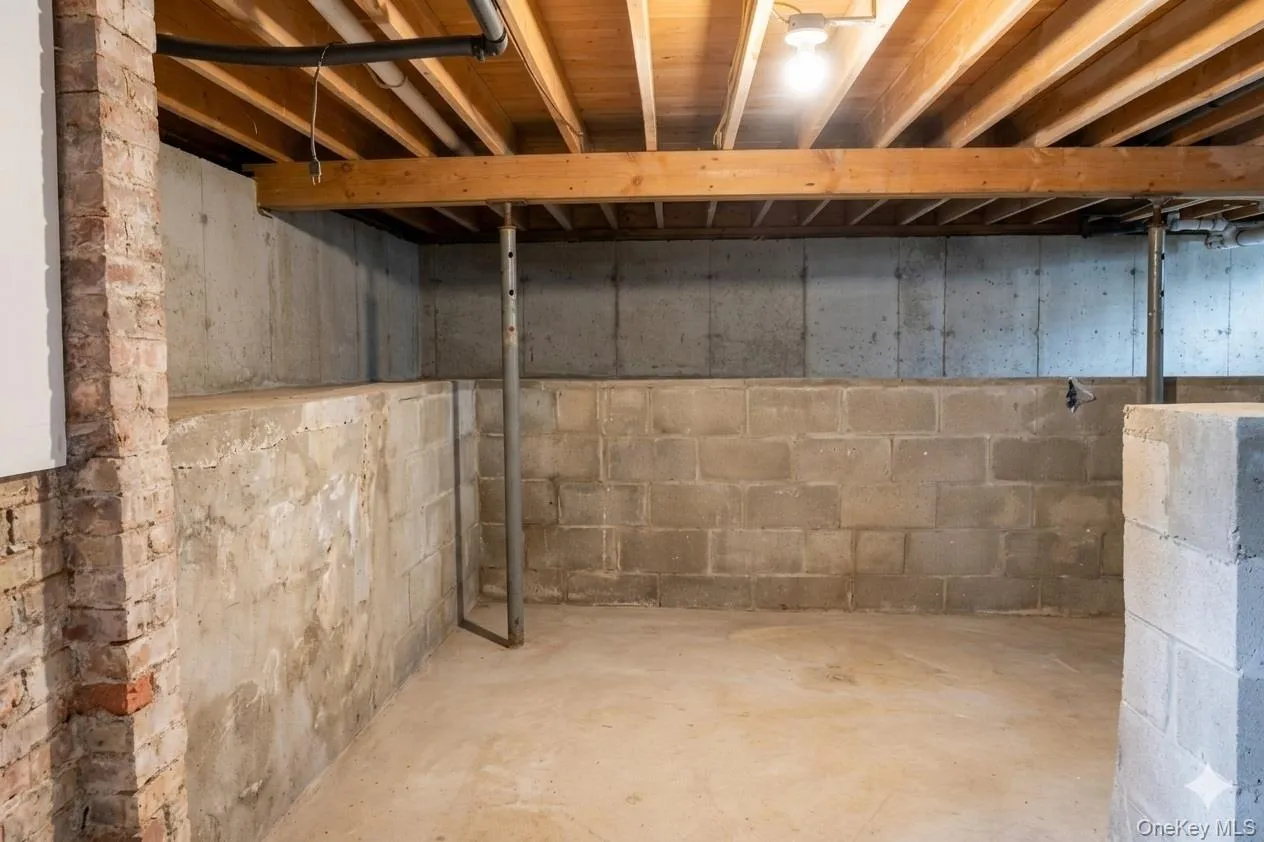 39 Edwards Street, Brookhaven, NY, 3 Bedrooms Bedrooms, 6 Rooms Rooms,2 BathroomsBathrooms,Residential Lease,For Rent,Edwards,0,978483 39 Edwards Street, Brookhaven, NY, 3 Bedrooms Bedrooms, 6 Rooms Rooms,2 BathroomsBathrooms,Residential Lease,For Rent,Edwards,0,978483