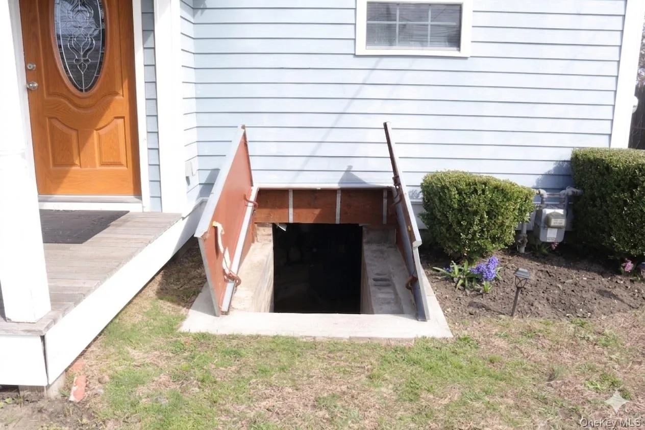 39 Edwards Street, Brookhaven, NY, 3 Bedrooms Bedrooms, 6 Rooms Rooms,2 BathroomsBathrooms,Residential Lease,For Rent,Edwards,0,978483 39 Edwards Street, Brookhaven, NY, 3 Bedrooms Bedrooms, 6 Rooms Rooms,2 BathroomsBathrooms,Residential Lease,For Rent,Edwards,0,978483