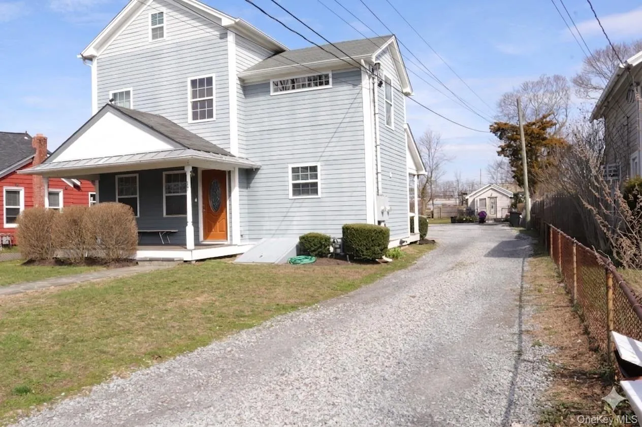 39 Edwards Street, Brookhaven, NY, 3 Bedrooms Bedrooms, 6 Rooms Rooms,2 BathroomsBathrooms,Residential Lease,For Rent,Edwards,0,978483 39 Edwards Street, Brookhaven, NY, 3 Bedrooms Bedrooms, 6 Rooms Rooms,2 BathroomsBathrooms,Residential Lease,For Rent,Edwards,0,978483