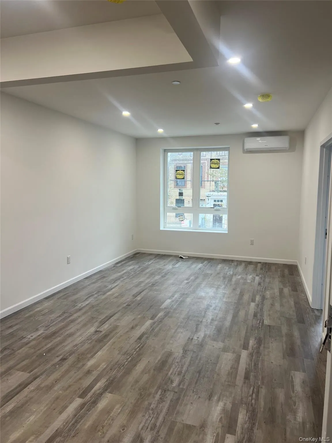 518 Thatford Avenue, New York, NY, 4 Bedrooms Bedrooms, 6 Rooms Rooms,1 BathroomBathrooms,Residential Lease,For Rent,Thatford,0,978485 518 Thatford Avenue, New York, NY, 4 Bedrooms Bedrooms, 6 Rooms Rooms,1 BathroomBathrooms,Residential Lease,For Rent,Thatford,0,978485