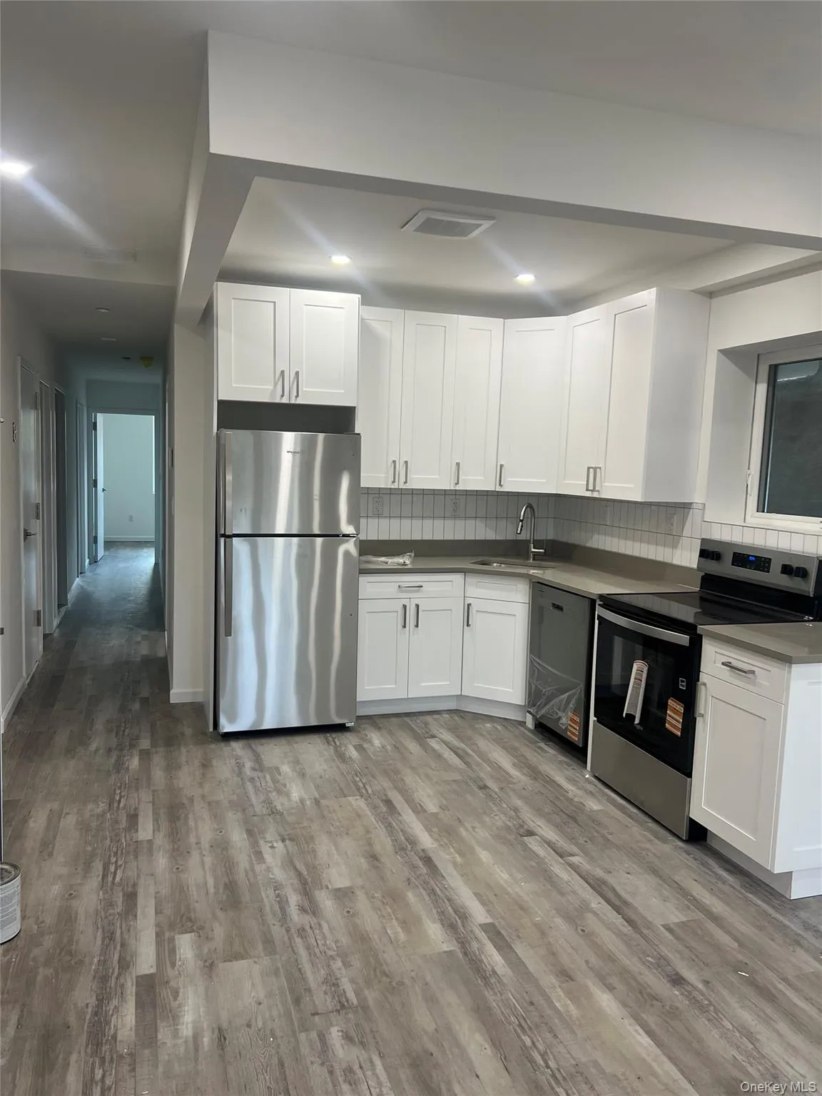 518 Thatford Avenue, New York, NY, 4 Bedrooms Bedrooms, 6 Rooms Rooms,1 BathroomBathrooms,Residential Lease,For Rent,Thatford,0,978485 518 Thatford Avenue, New York, NY, 4 Bedrooms Bedrooms, 6 Rooms Rooms,1 BathroomBathrooms,Residential Lease,For Rent,Thatford,0,978485