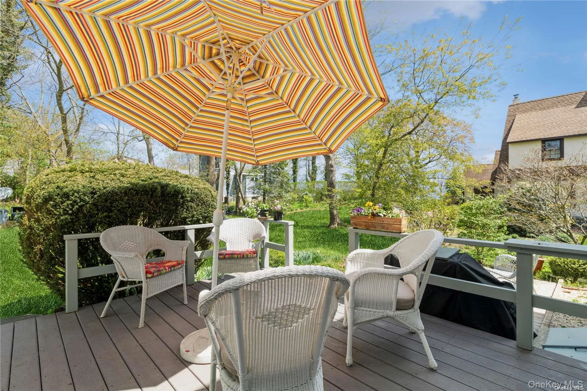 upper level deck off the kitchen upper level deck off the kitchen