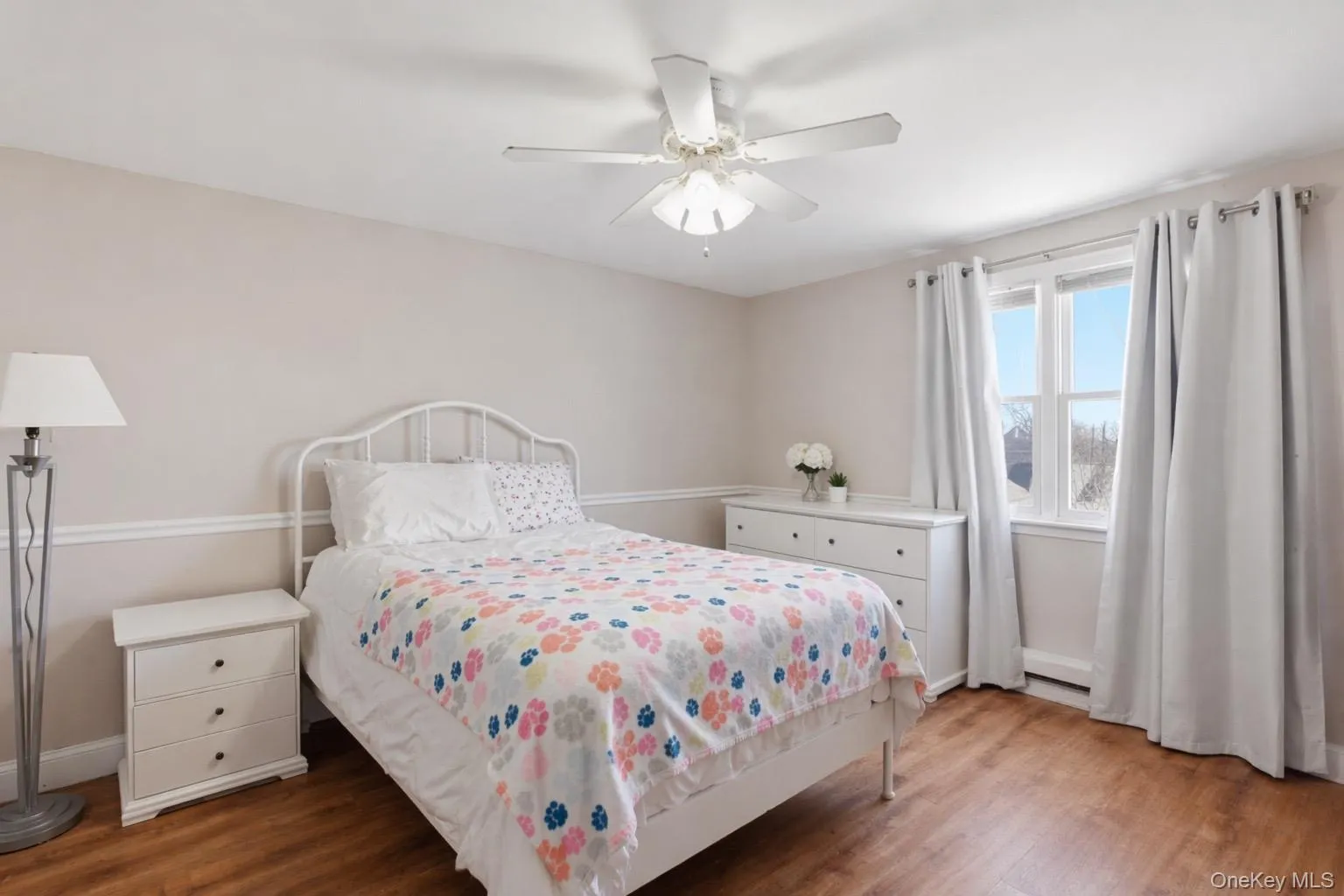 44 Howells Avenue, Brookhaven, NY, 5 Bedrooms Bedrooms, 10 Rooms Rooms,4 BathroomsBathrooms,Residential,For Rent,Howells,0,978494 44 Howells Avenue, Brookhaven, NY, 5 Bedrooms Bedrooms, 10 Rooms Rooms,4 BathroomsBathrooms,Residential,For Rent,Howells,0,978494