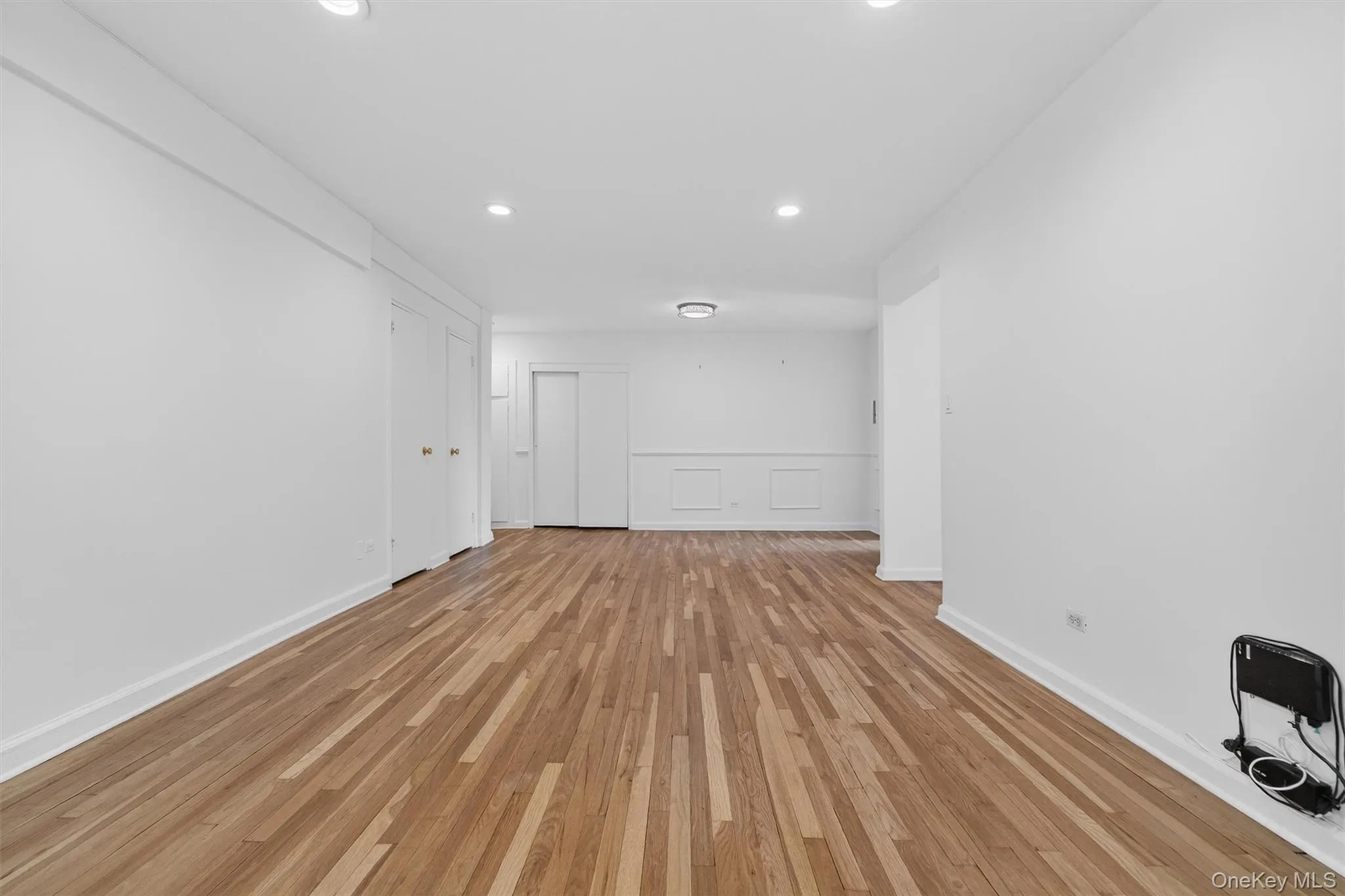 Extra large living and dining space Extra large living and dining space