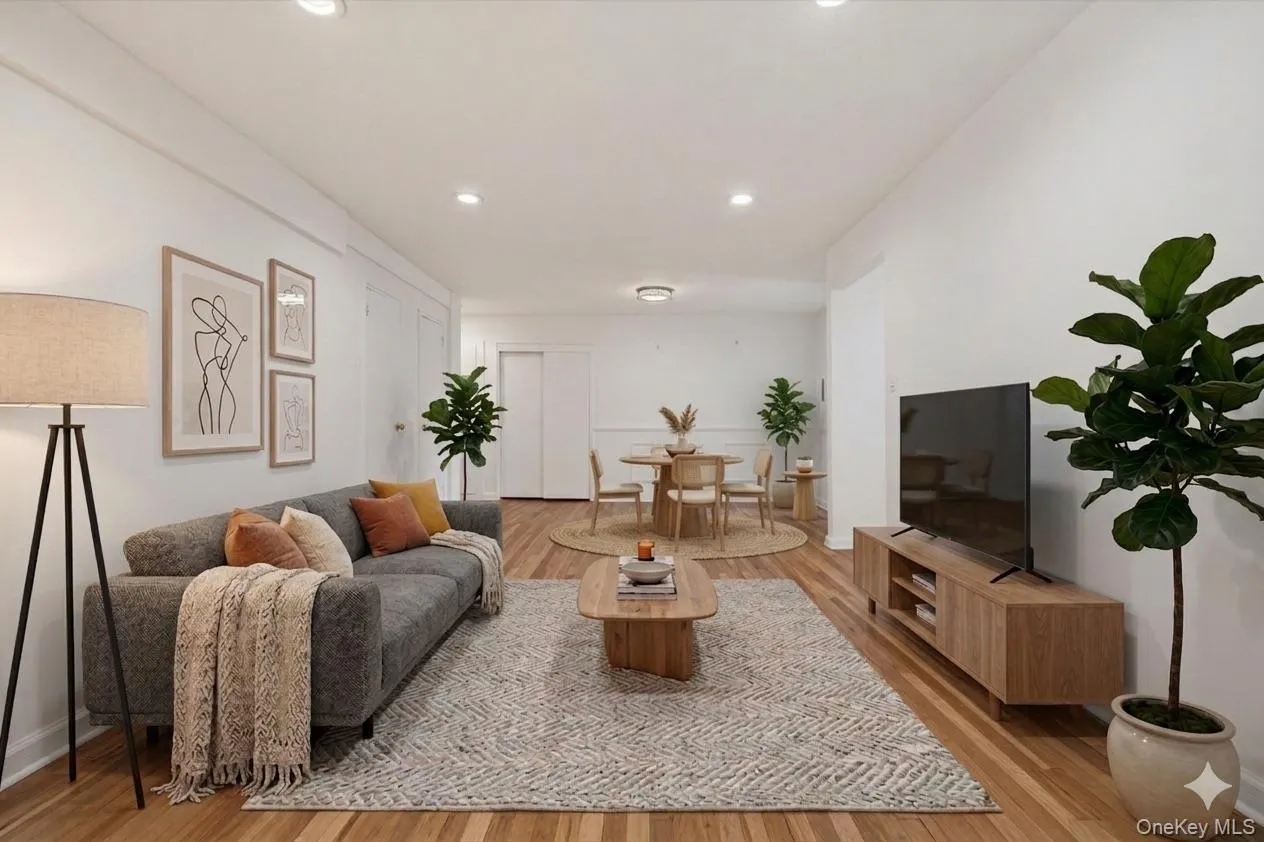 Virtually staged living/dining area Virtually staged living/dining area