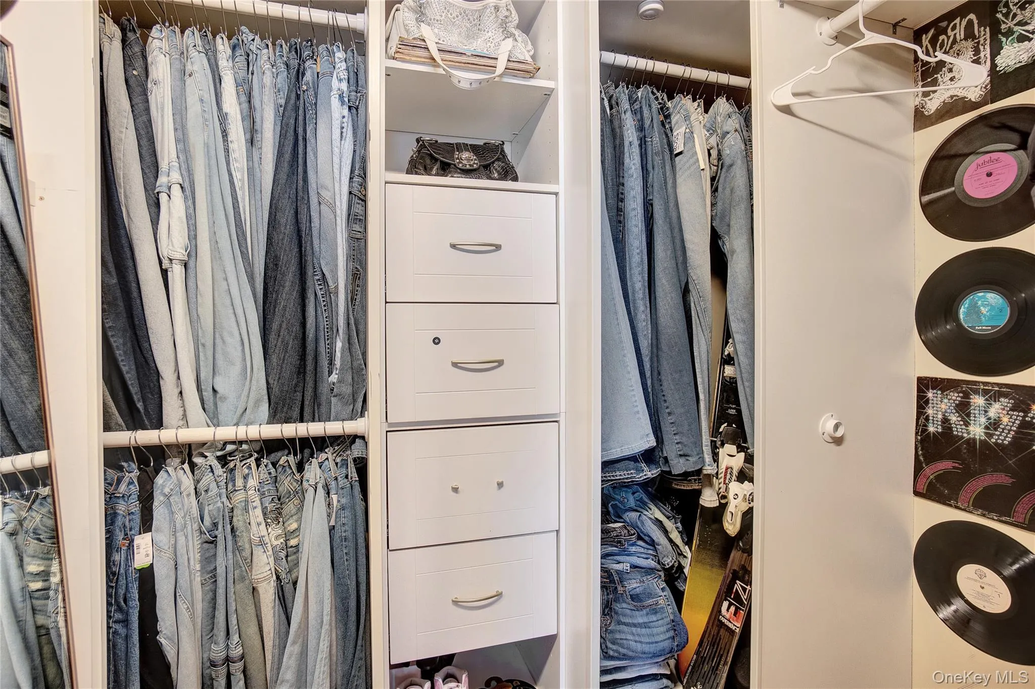 2800 Coyle Street, New York, NY, 3 Bedrooms Bedrooms, 7 Rooms Rooms,1 BathroomBathrooms,Residential,For Rent,Coyle,0,978521 2800 Coyle Street, New York, NY, 3 Bedrooms Bedrooms, 7 Rooms Rooms,1 BathroomBathrooms,Residential,For Rent,Coyle,0,978521