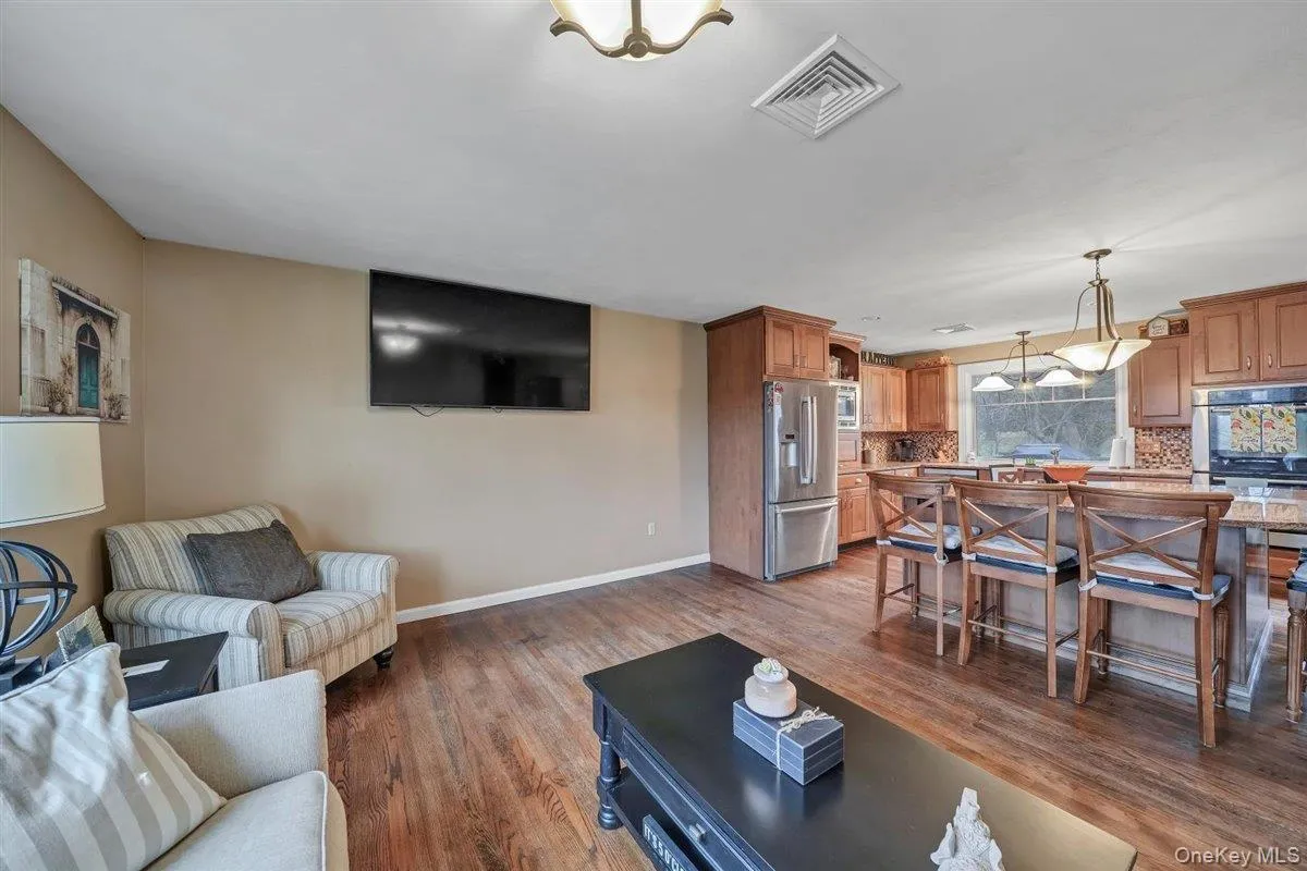 215 Prospect Road, Blooming Grove, NY, 4 Bedrooms Bedrooms, 7 Rooms Rooms,3 BathroomsBathrooms,Residential,For Rent,Prospect,0,978536 215 Prospect Road, Blooming Grove, NY, 4 Bedrooms Bedrooms, 7 Rooms Rooms,3 BathroomsBathrooms,Residential,For Rent,Prospect,0,978536