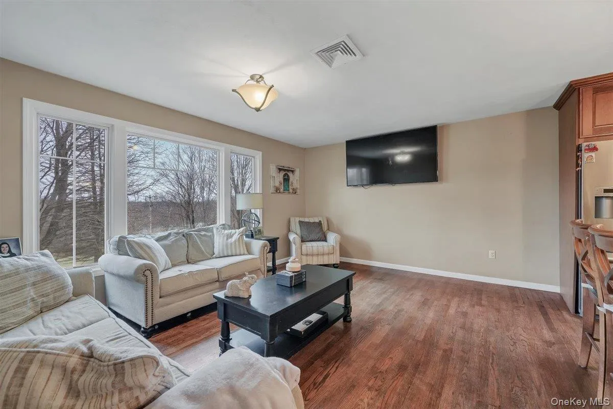 215 Prospect Road, Blooming Grove, NY, 4 Bedrooms Bedrooms, 7 Rooms Rooms,3 BathroomsBathrooms,Residential,For Rent,Prospect,0,978536 215 Prospect Road, Blooming Grove, NY, 4 Bedrooms Bedrooms, 7 Rooms Rooms,3 BathroomsBathrooms,Residential,For Rent,Prospect,0,978536