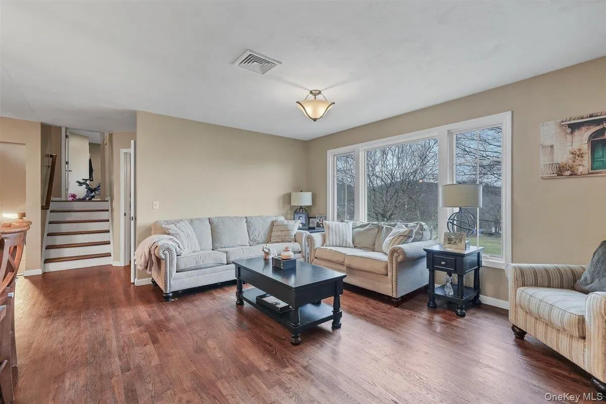 215 Prospect Road, Blooming Grove, NY, 4 Bedrooms Bedrooms, 7 Rooms Rooms,3 BathroomsBathrooms,Residential,For Rent,Prospect,0,978536 215 Prospect Road, Blooming Grove, NY, 4 Bedrooms Bedrooms, 7 Rooms Rooms,3 BathroomsBathrooms,Residential,For Rent,Prospect,0,978536