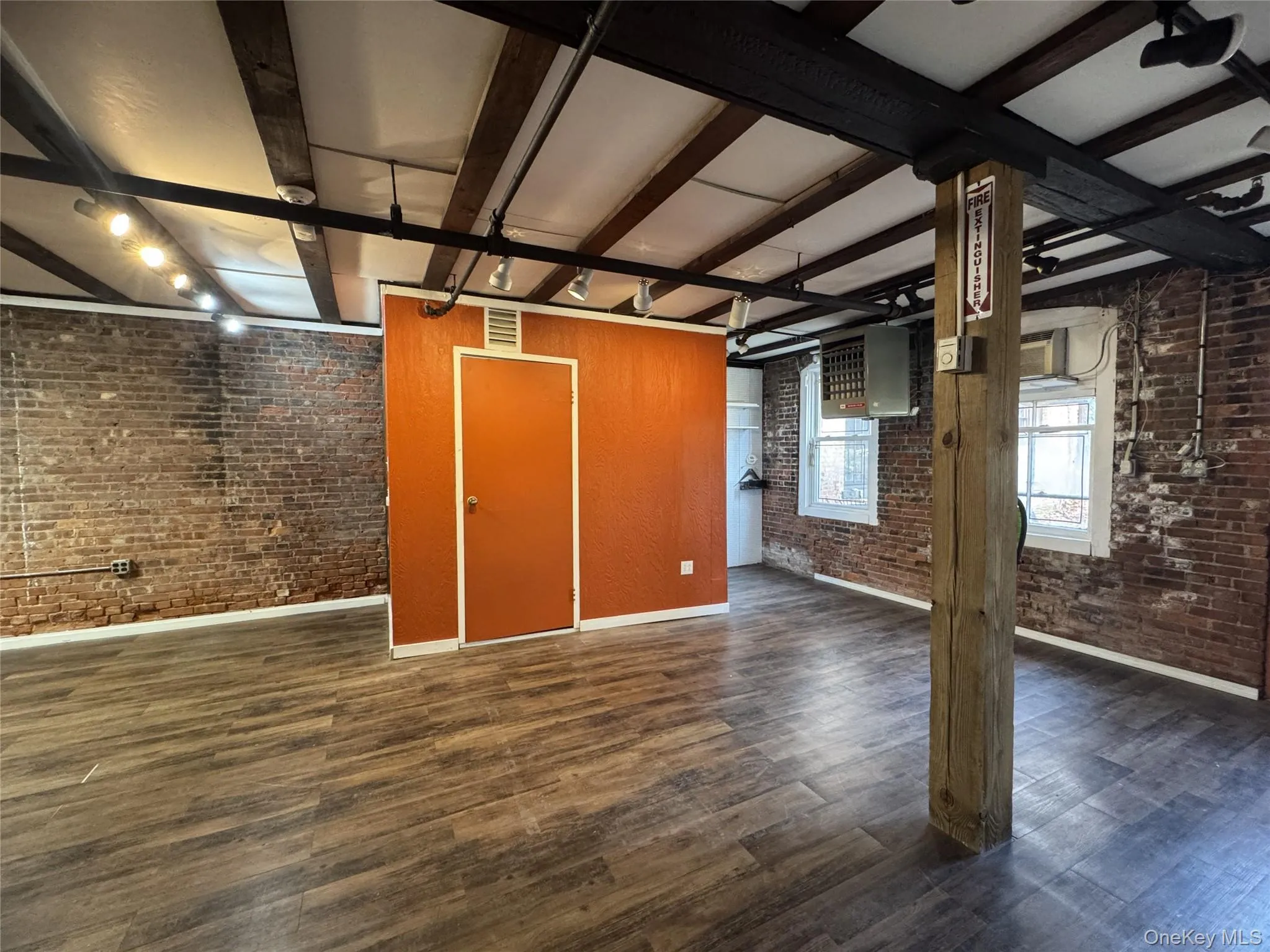 nook in back by window. window A/C nook in back by window. window A/C