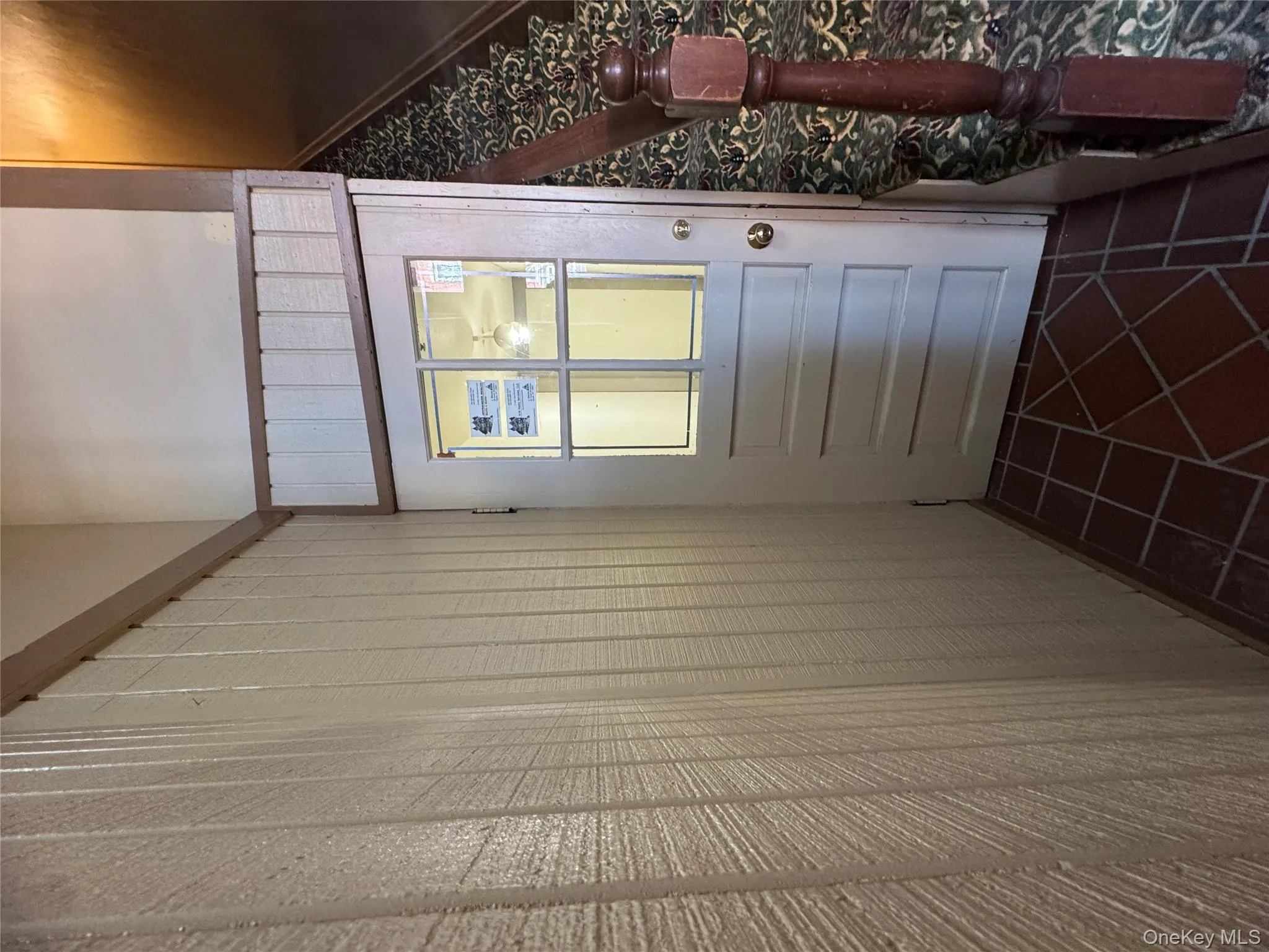 Door on left is to unit downstairs Door on left is to unit downstairs