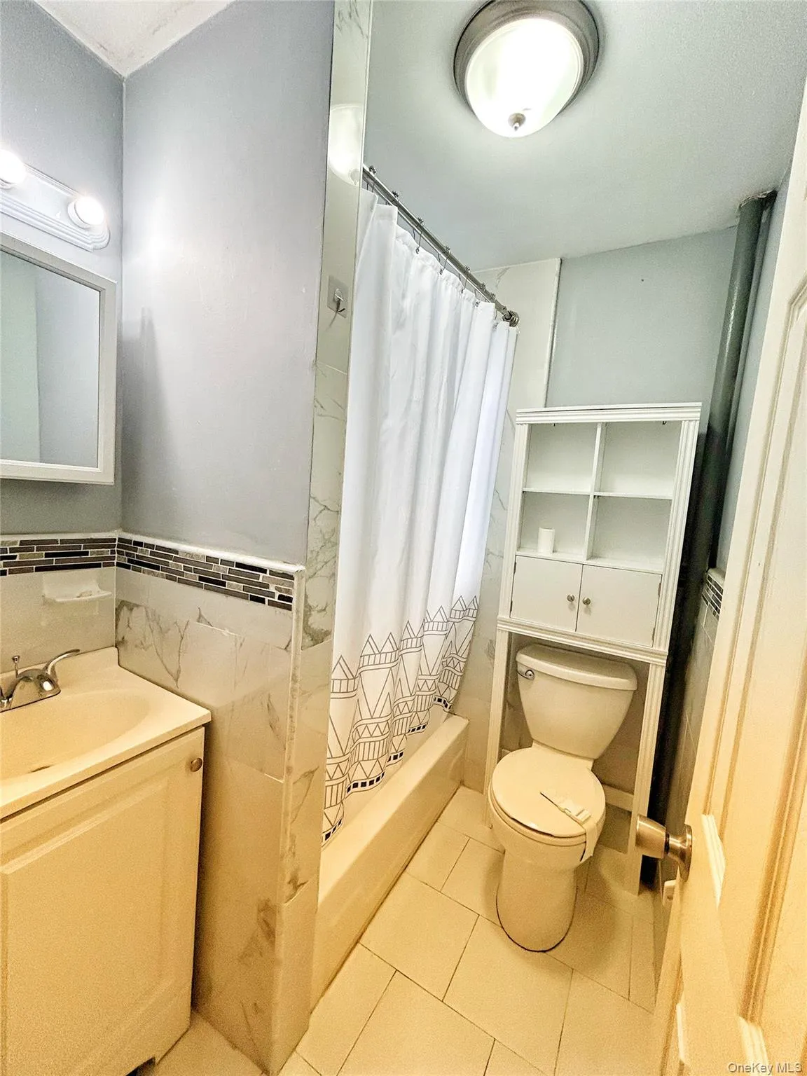 1368 Teller Avenue, New York, NY, 2 Bedrooms Bedrooms, 5 Rooms Rooms,1 BathroomBathrooms,Residential Lease,For Rent,Teller,0,978552 1368 Teller Avenue, New York, NY, 2 Bedrooms Bedrooms, 5 Rooms Rooms,1 BathroomBathrooms,Residential Lease,For Rent,Teller,0,978552